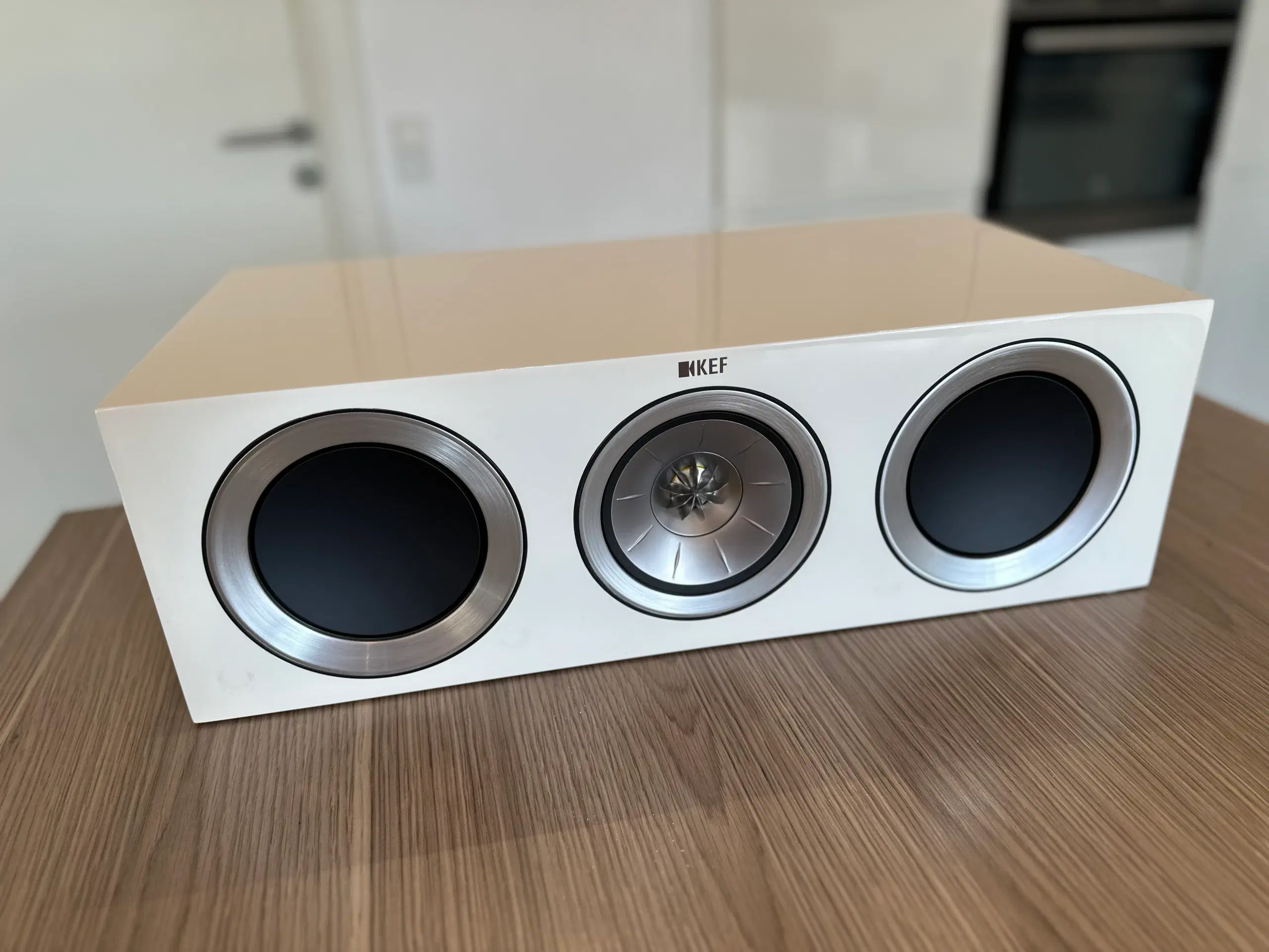 KEF R200C i hvid Centerhøjttaler