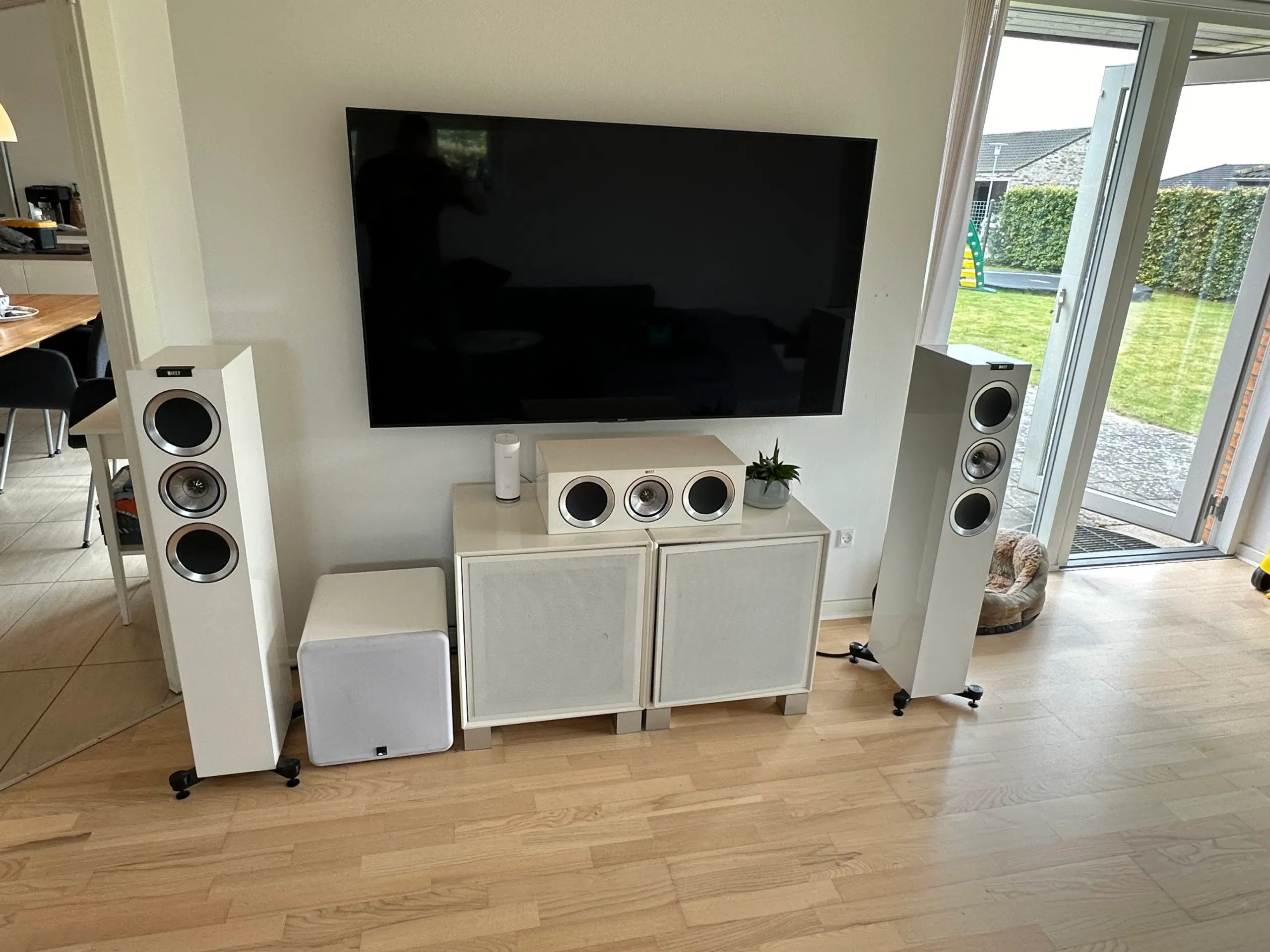 KEF R200C i hvid Centerhøjttaler