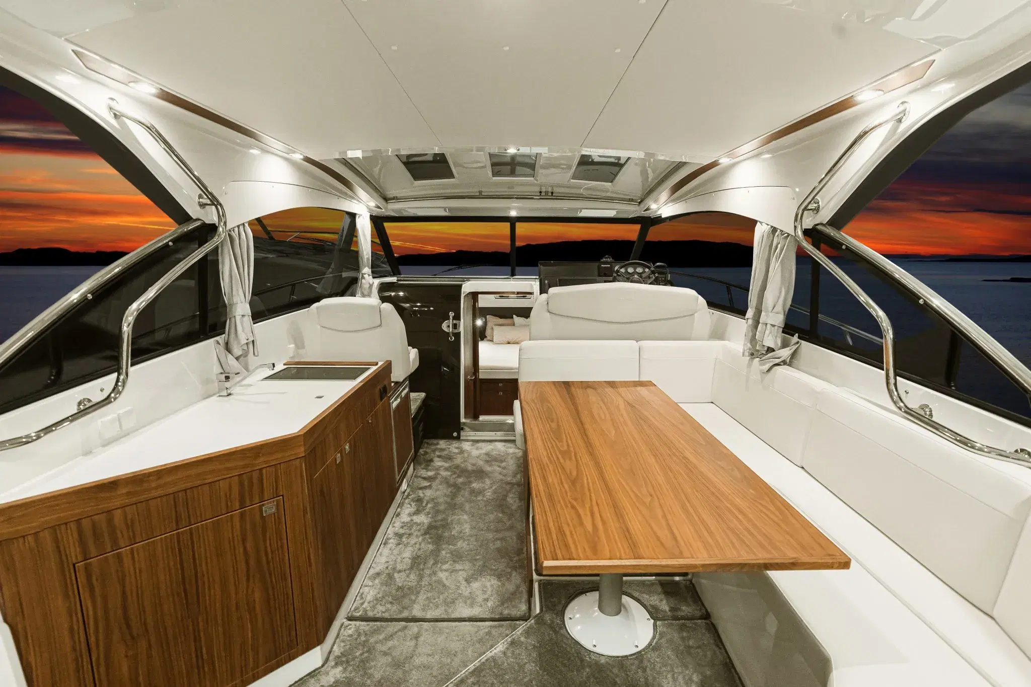 NY GRANDEZZA 34OC PREMIUM YACHT