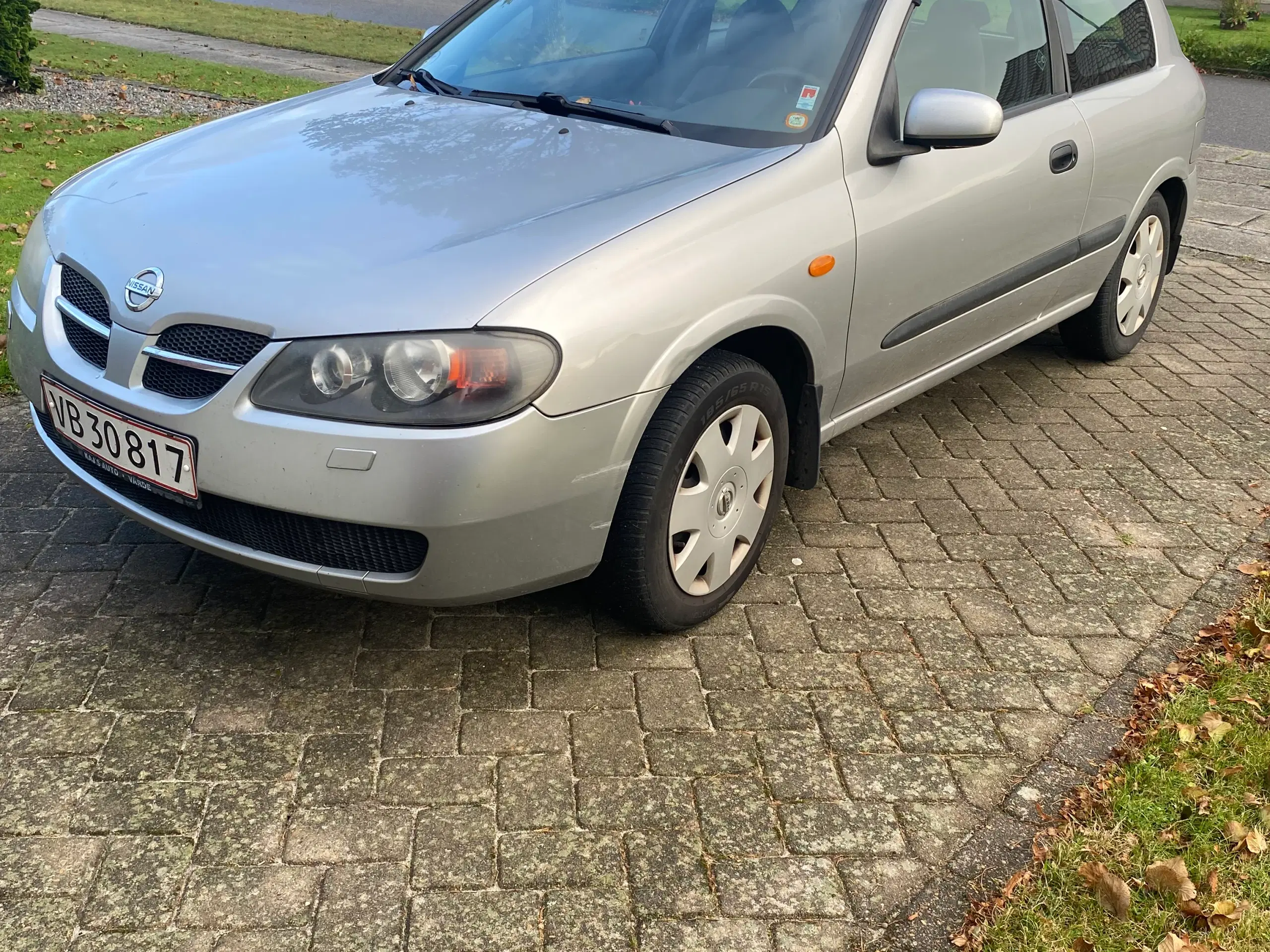 Nissan Almera