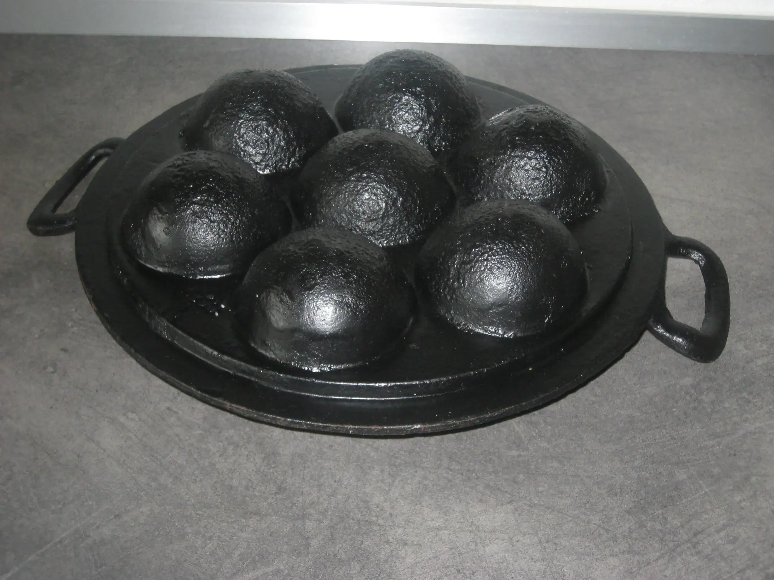 Gammel æbleskivepande