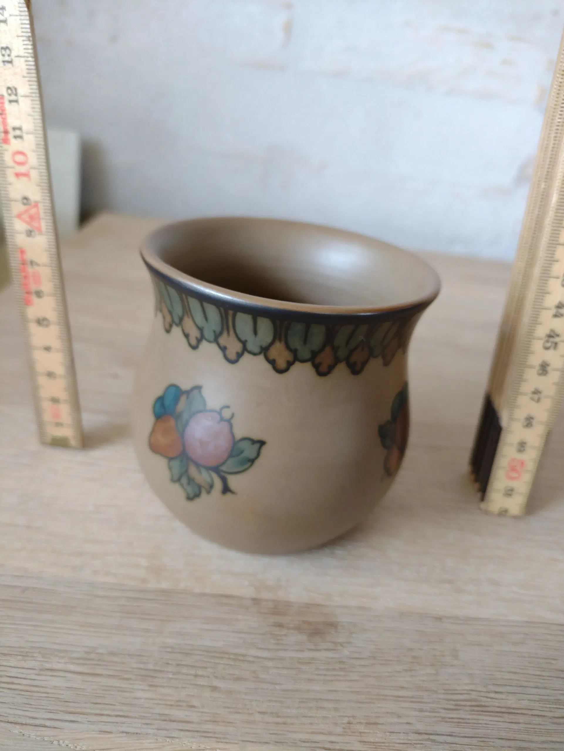 L Hjorth keramik vase