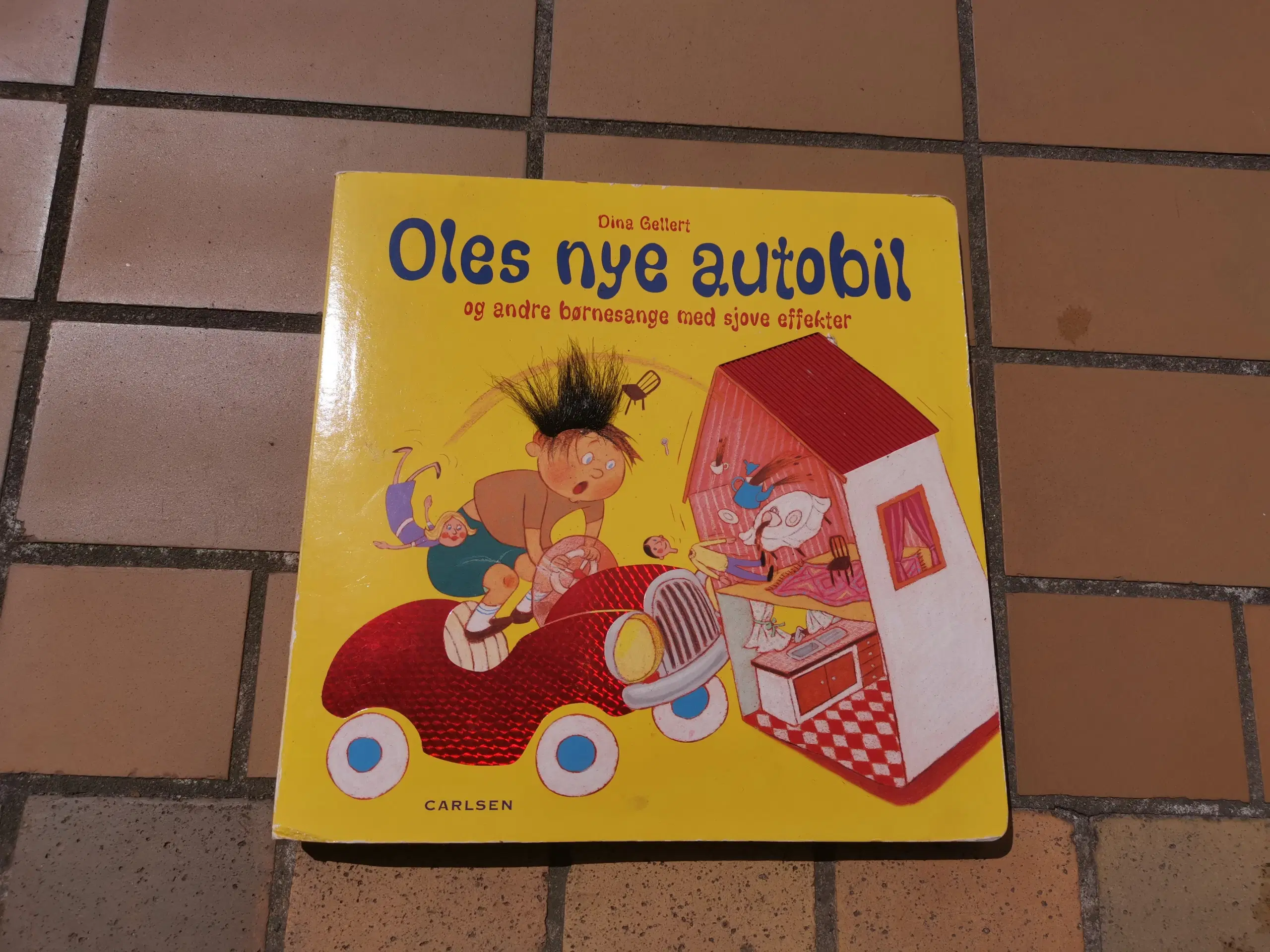 Oles nye Autobil Bog med sjove effekter