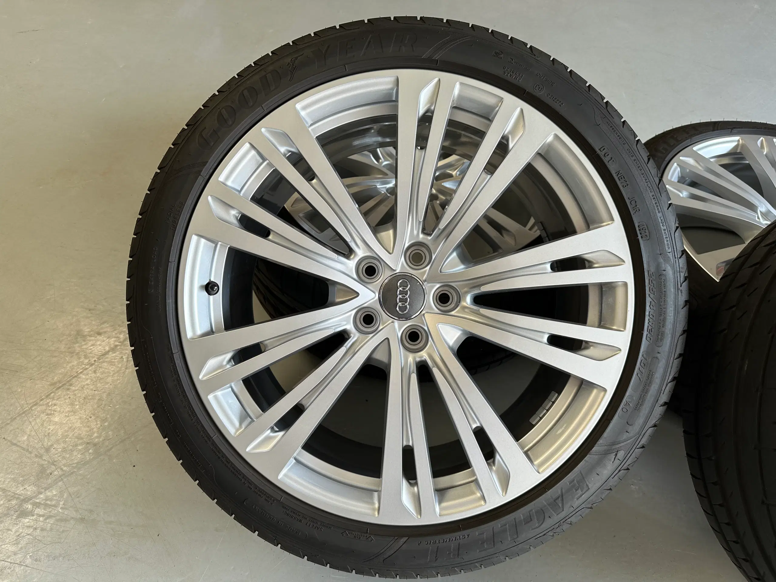 20” Original Audi A6/A8 Årgang 22 Fælge M. Dæk