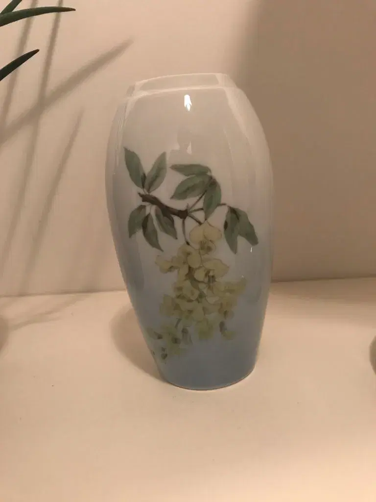 B&G vase