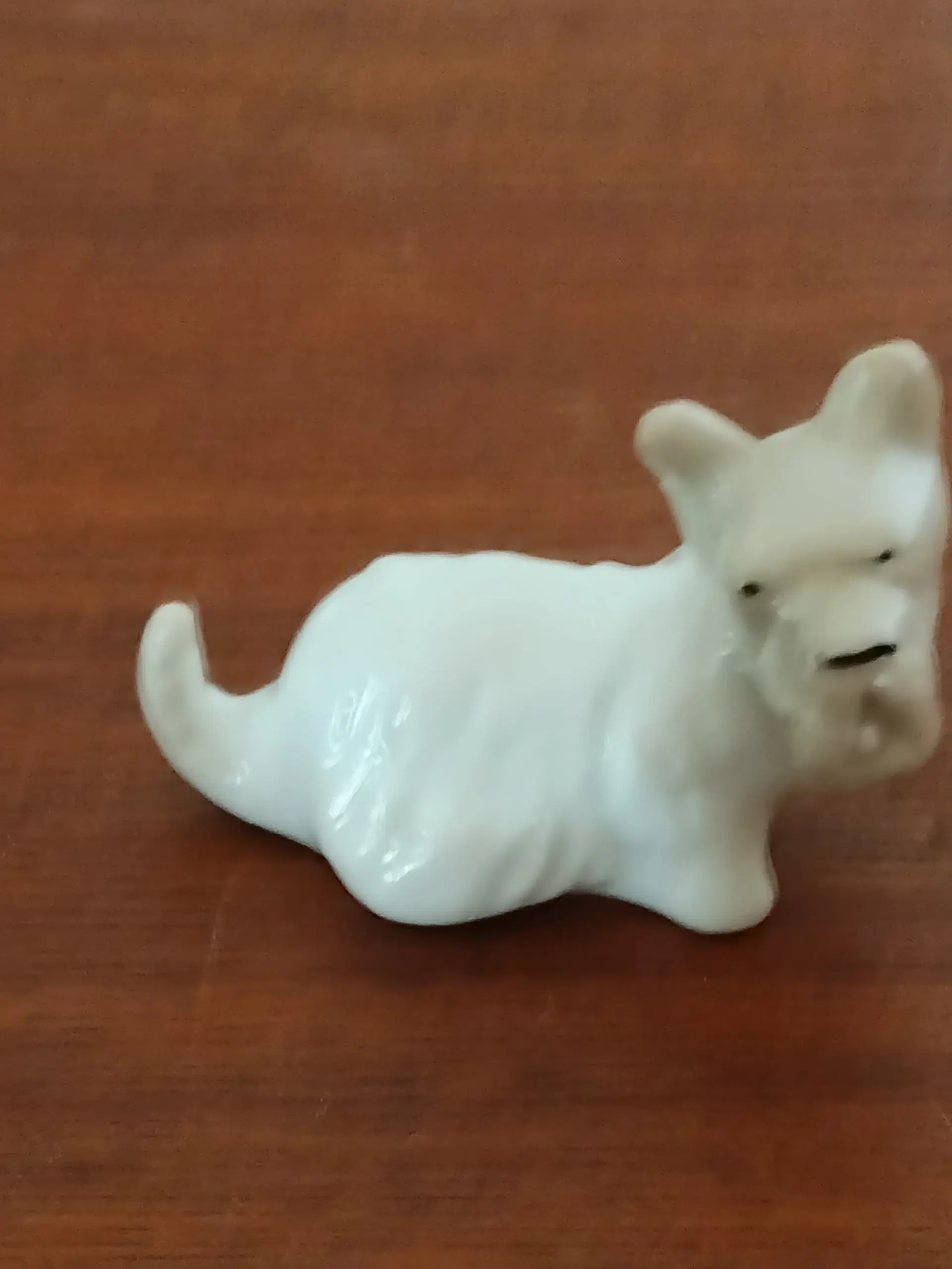 Lille porcelæns hund