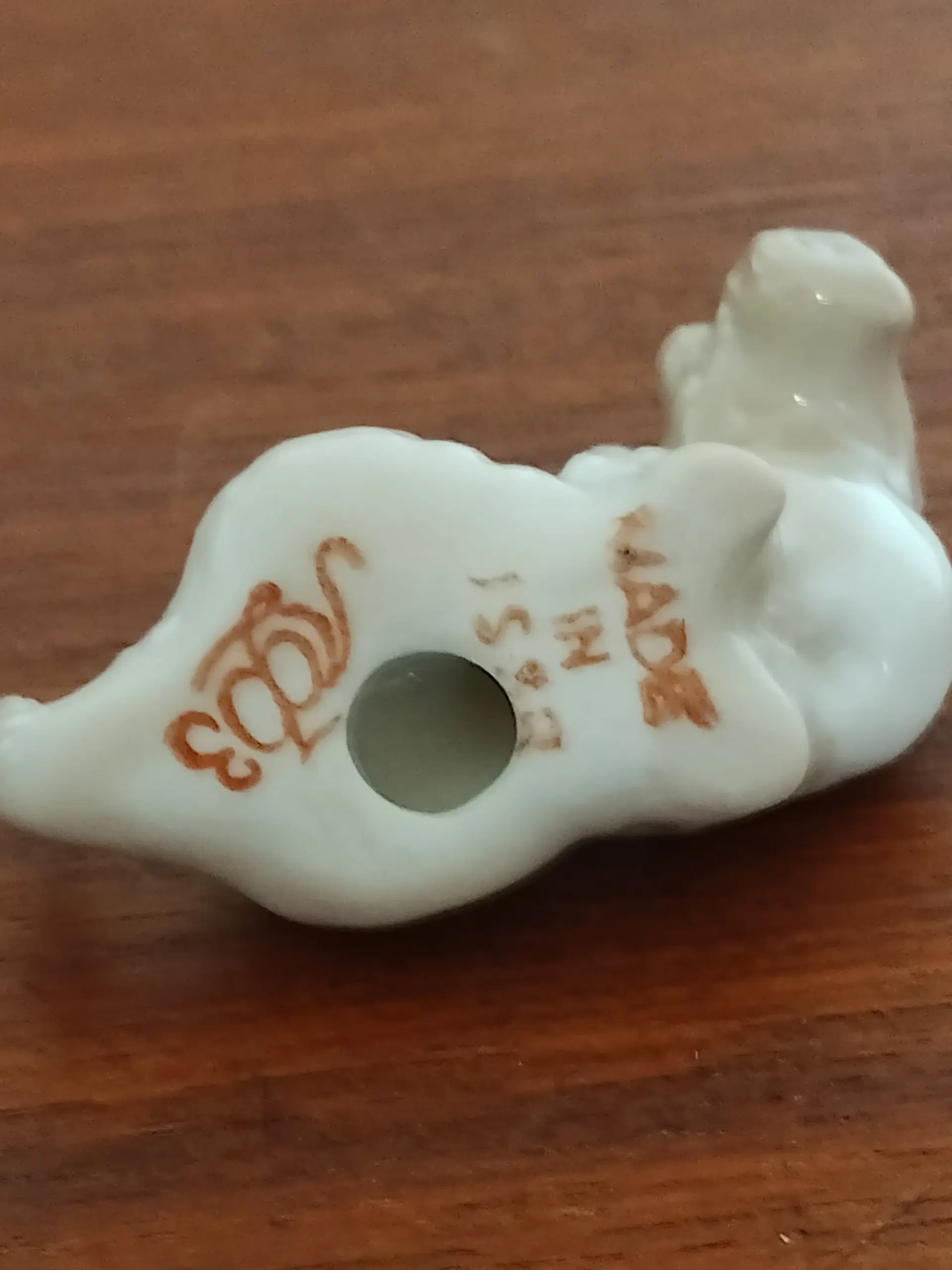 Lille porcelæns hund