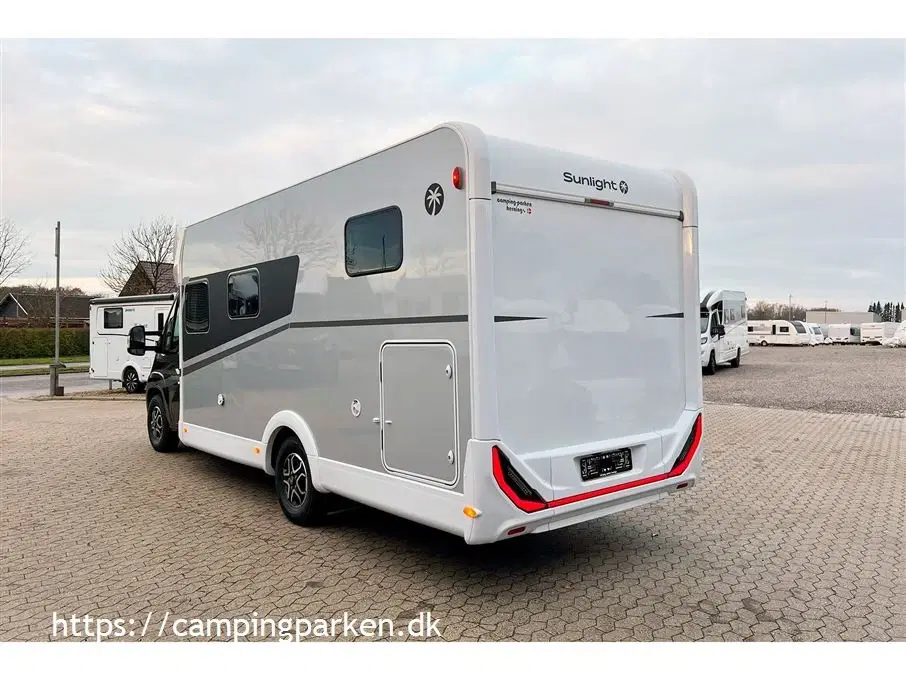 2024 - SunLight T 68 Adventure Edition   Sunlights mest solgte Fiat Ducato 140 hk og hæve/sænkeseng