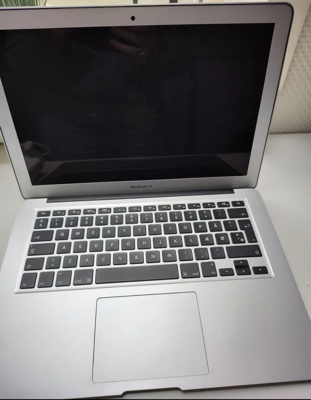 MacBook Air sælges