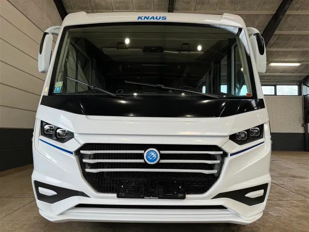 - - - Knaus- Fiat Autocamper Vi tager gerne maskiner i bytte