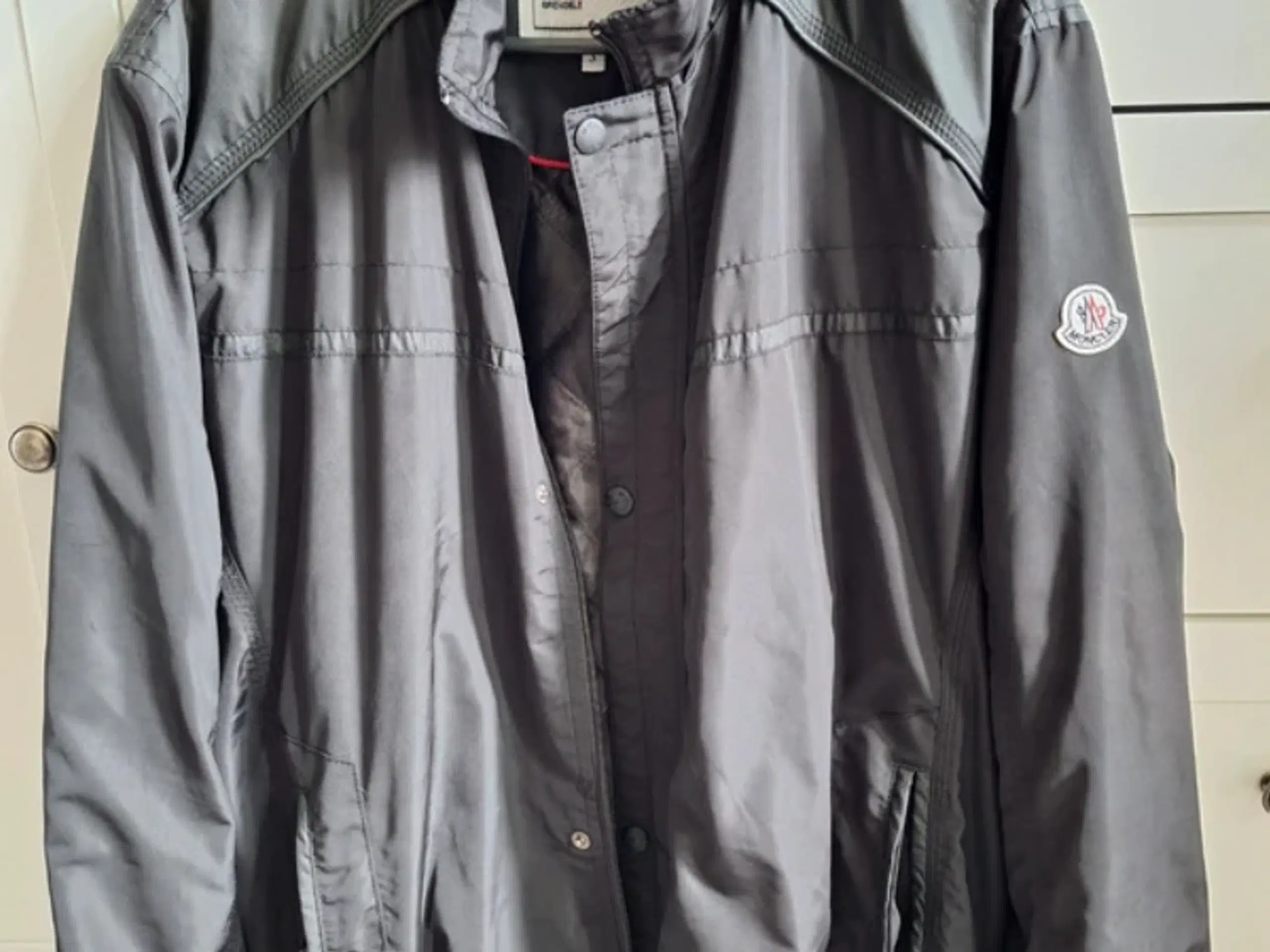 Moncler jakke sort