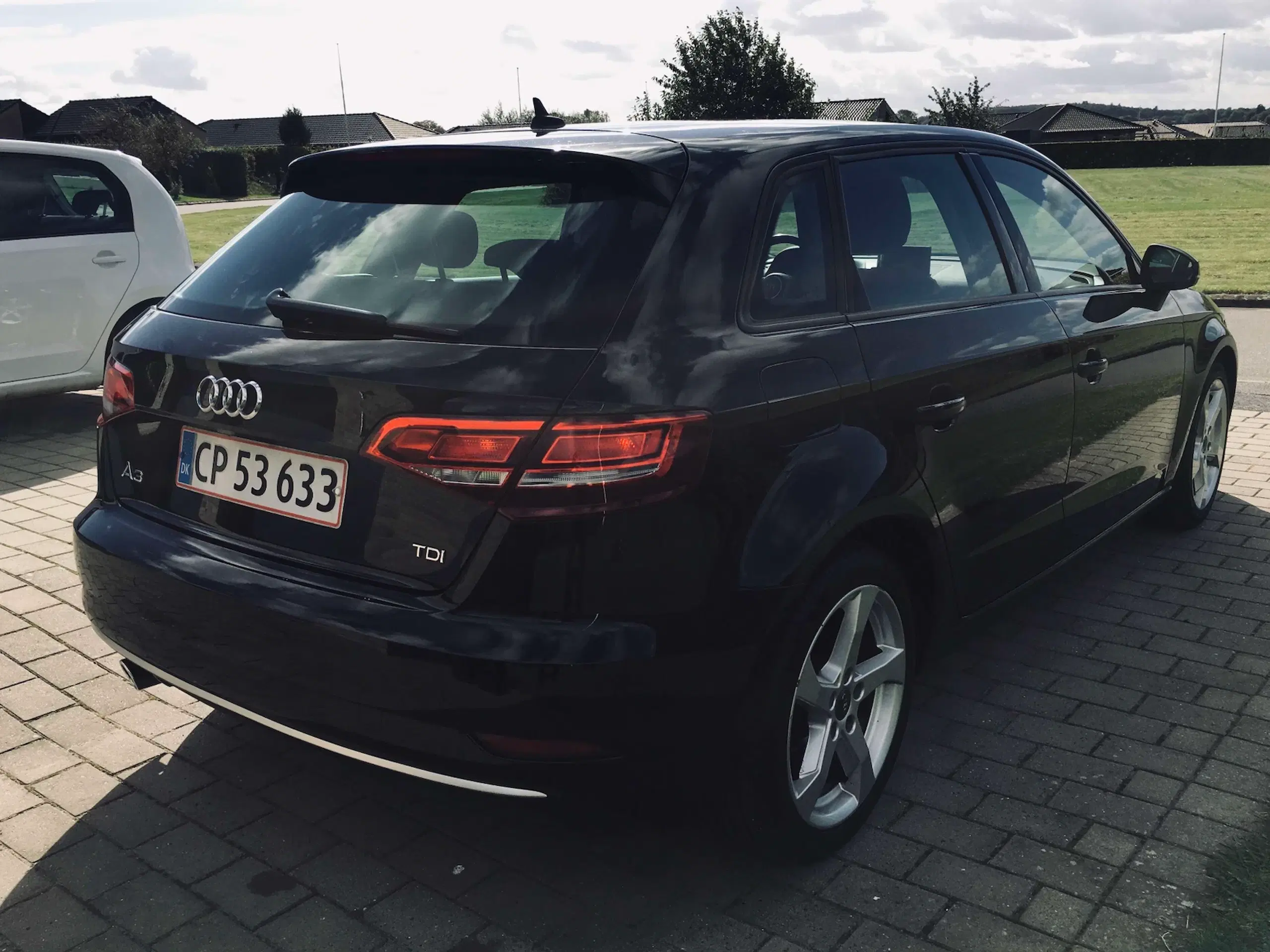 BILLIG - Audi A3 1,6 tdi 110 Sport 5d