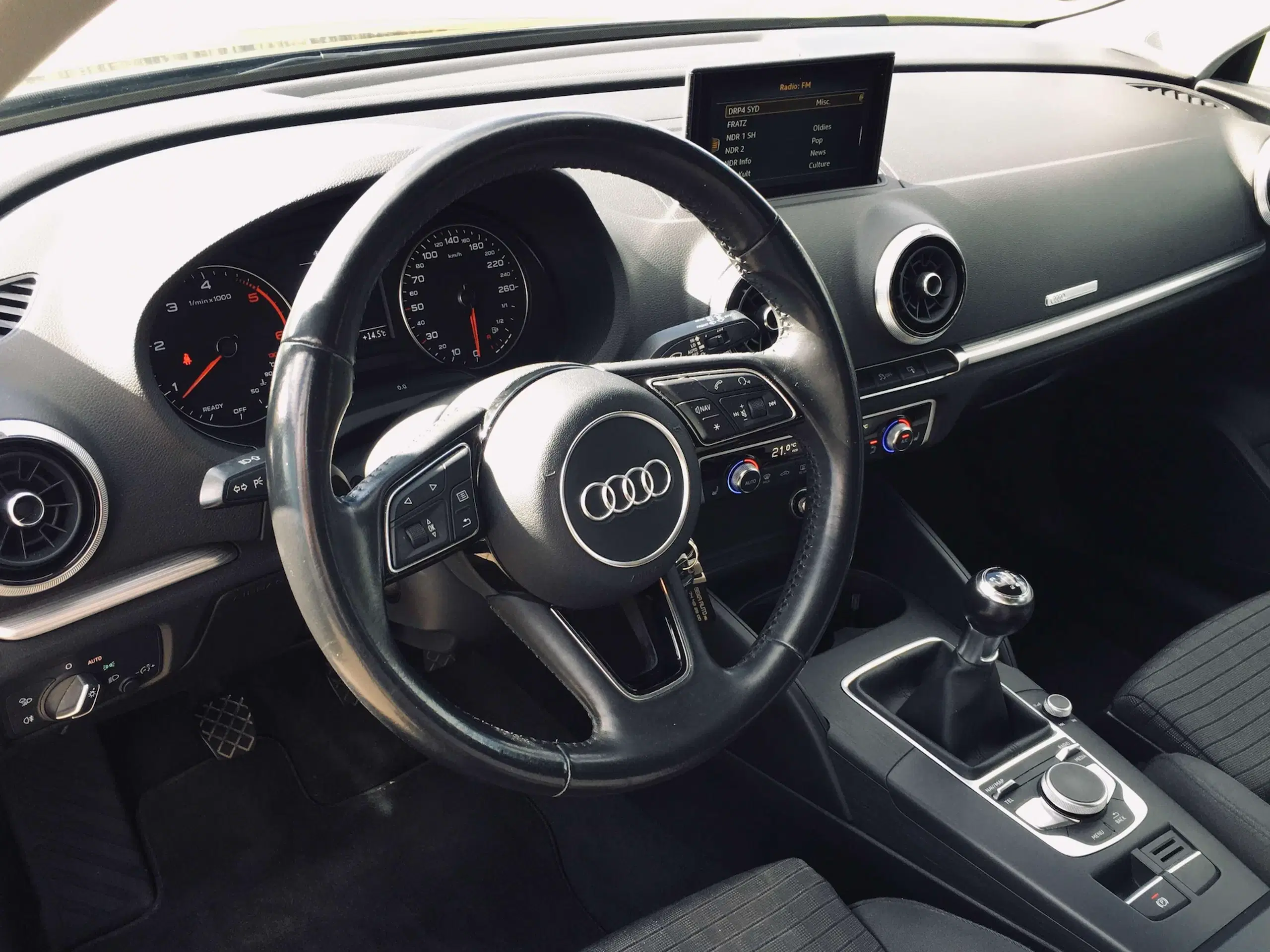 BILLIG - Audi A3 1,6 tdi 110 Sport 5d