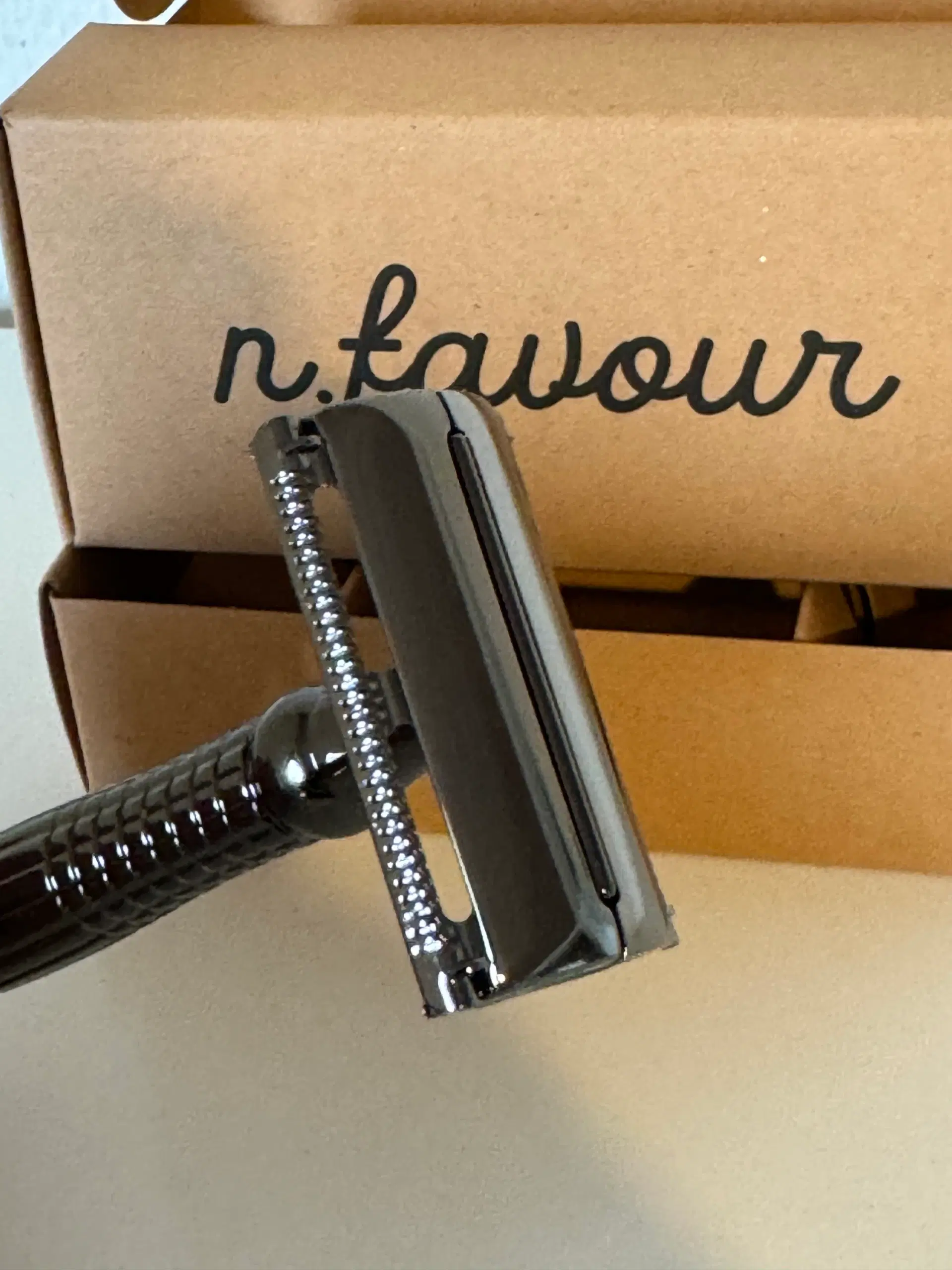 Ny Safety Razor i Sort Chrome