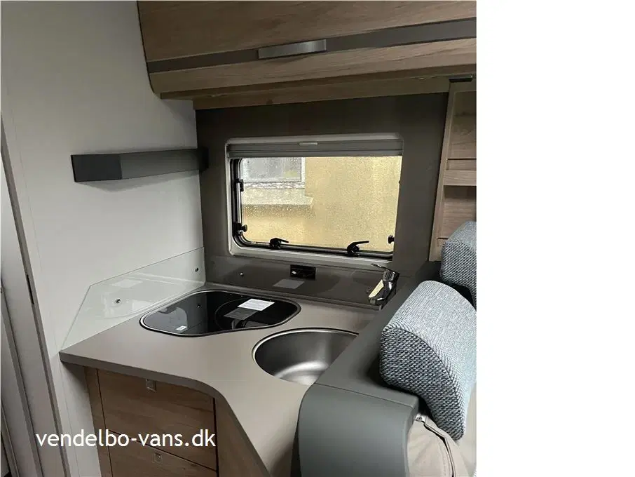 2023 - Dethleffs Pulse Classic T 7051 EB   Luksuriøs camper med enkeltsenge og stor garage