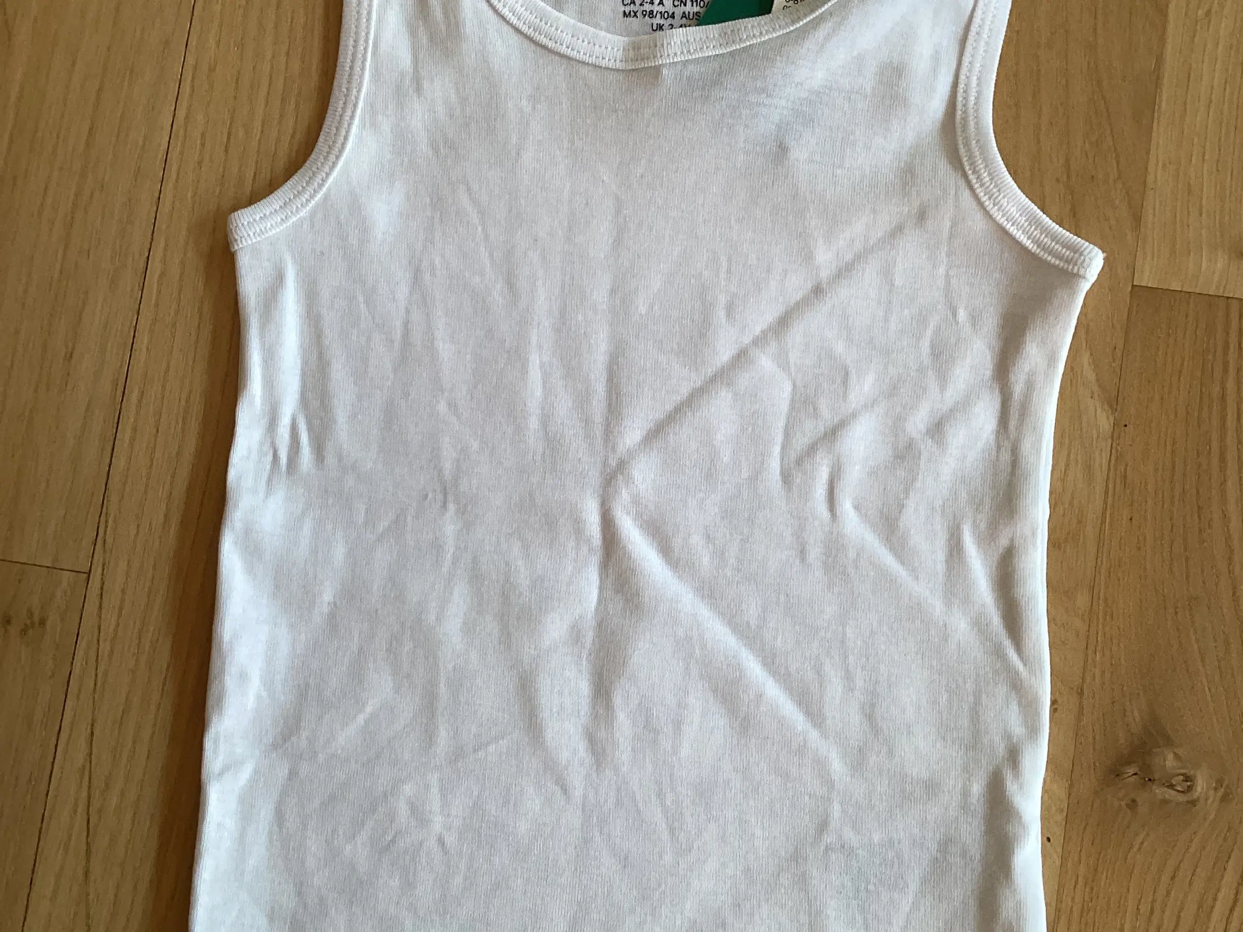 Hvid undertrøje/tanktop