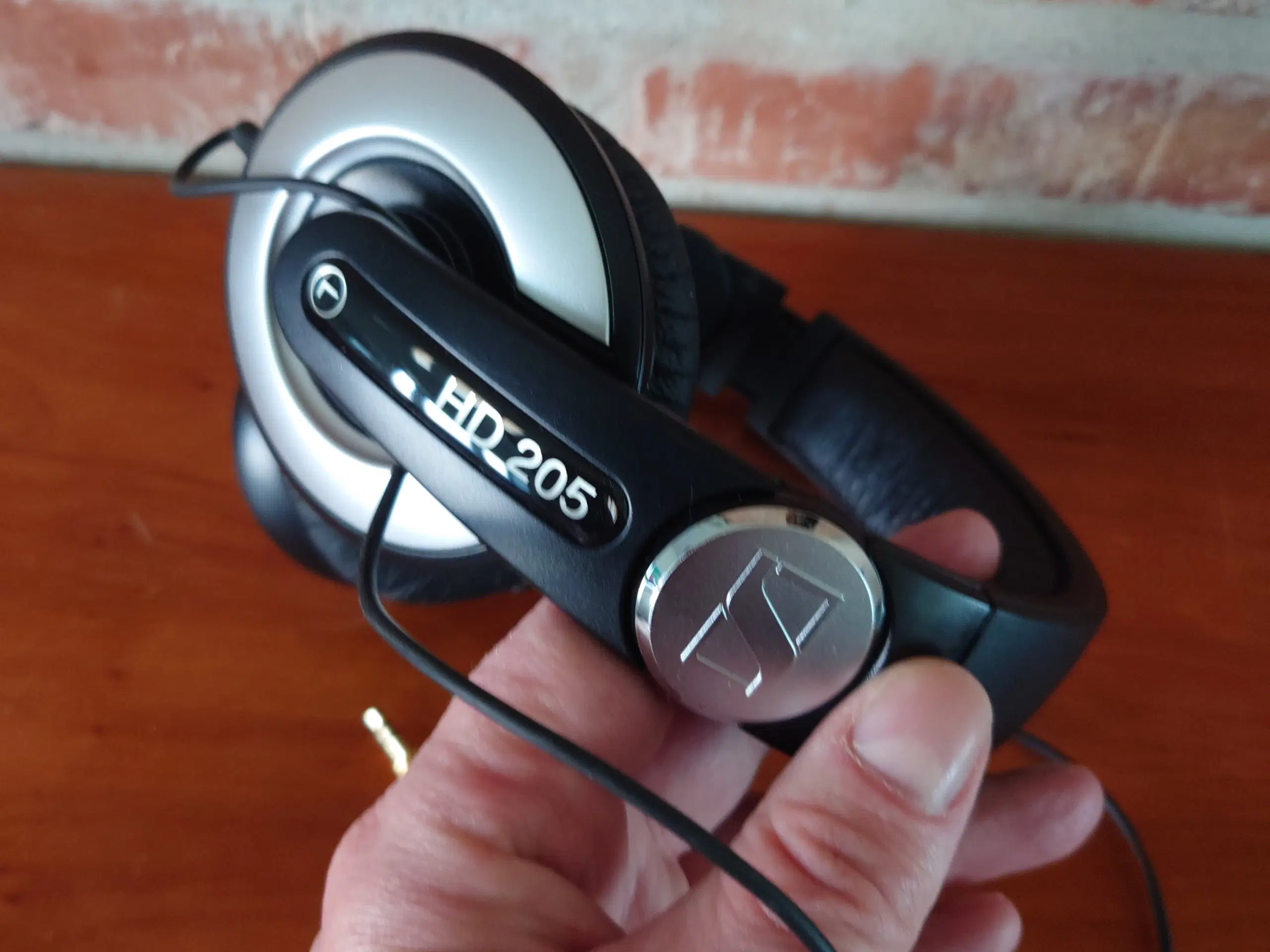 Sennheiser HD 205 II dynamiske DJ-hovedtelefoner