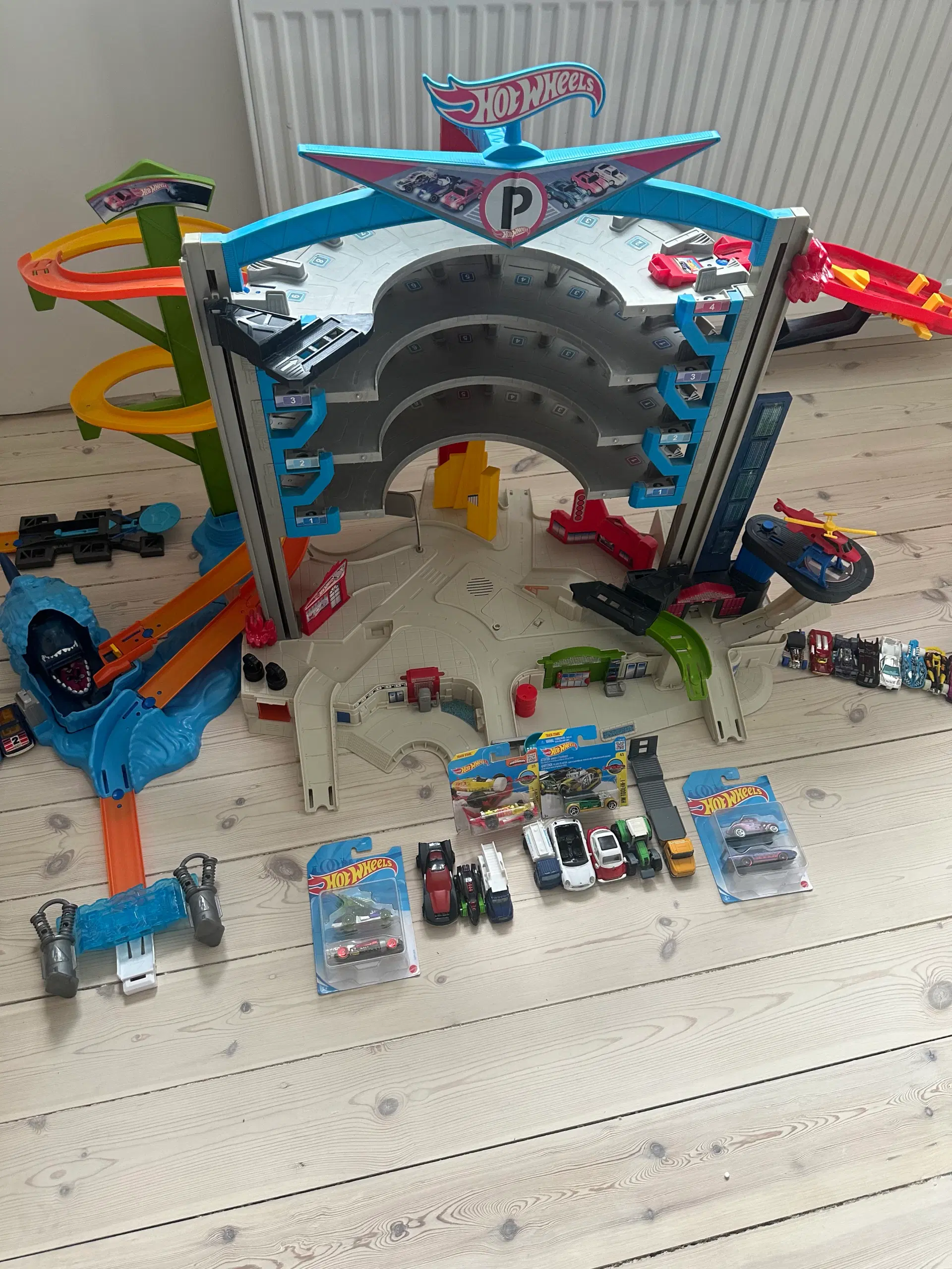 Hotwheels bane og biler