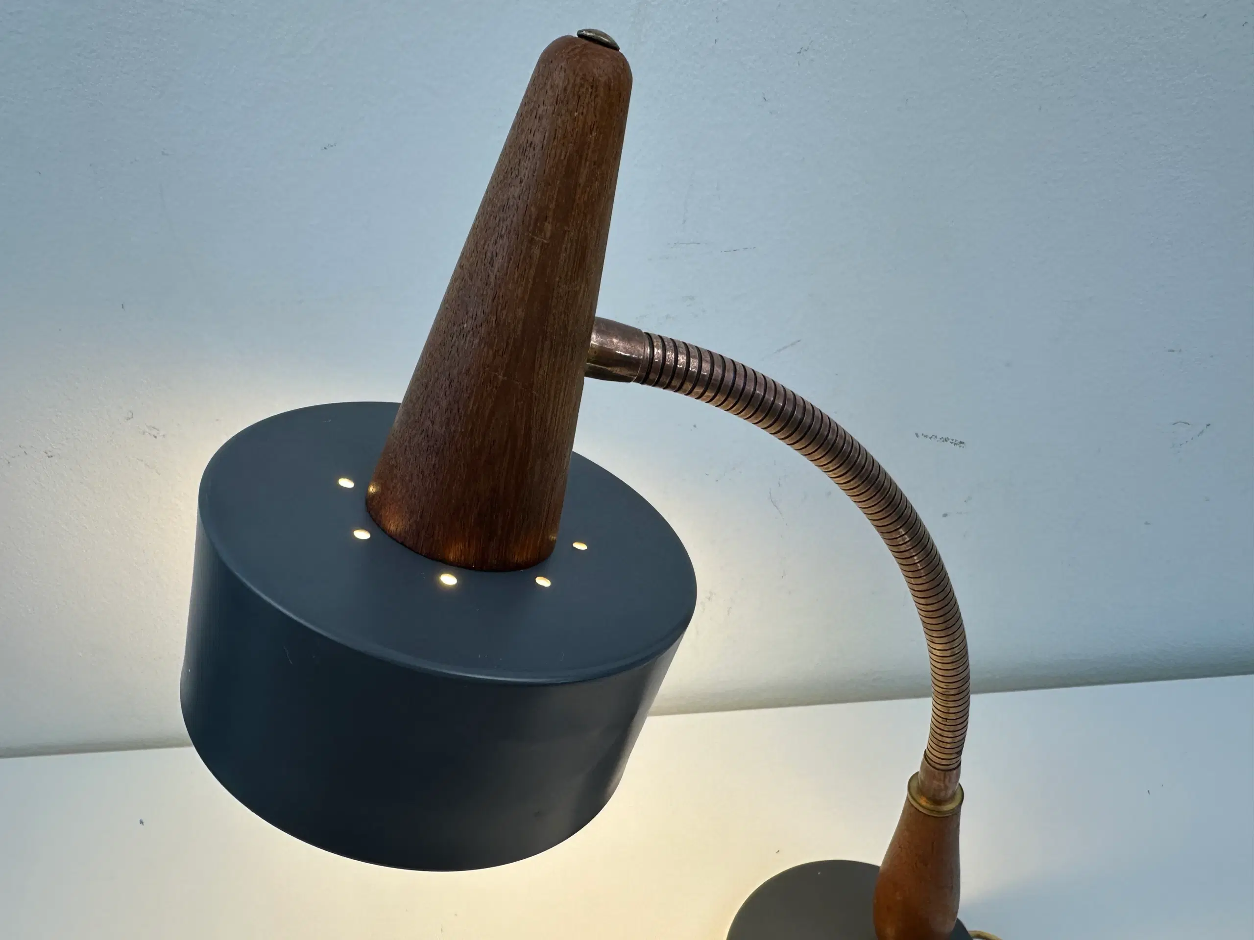 Retro bordlampe teak og messing