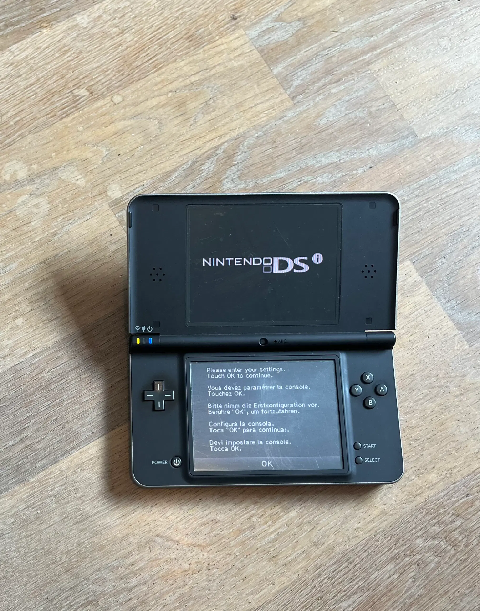 Nintendo DSI XL