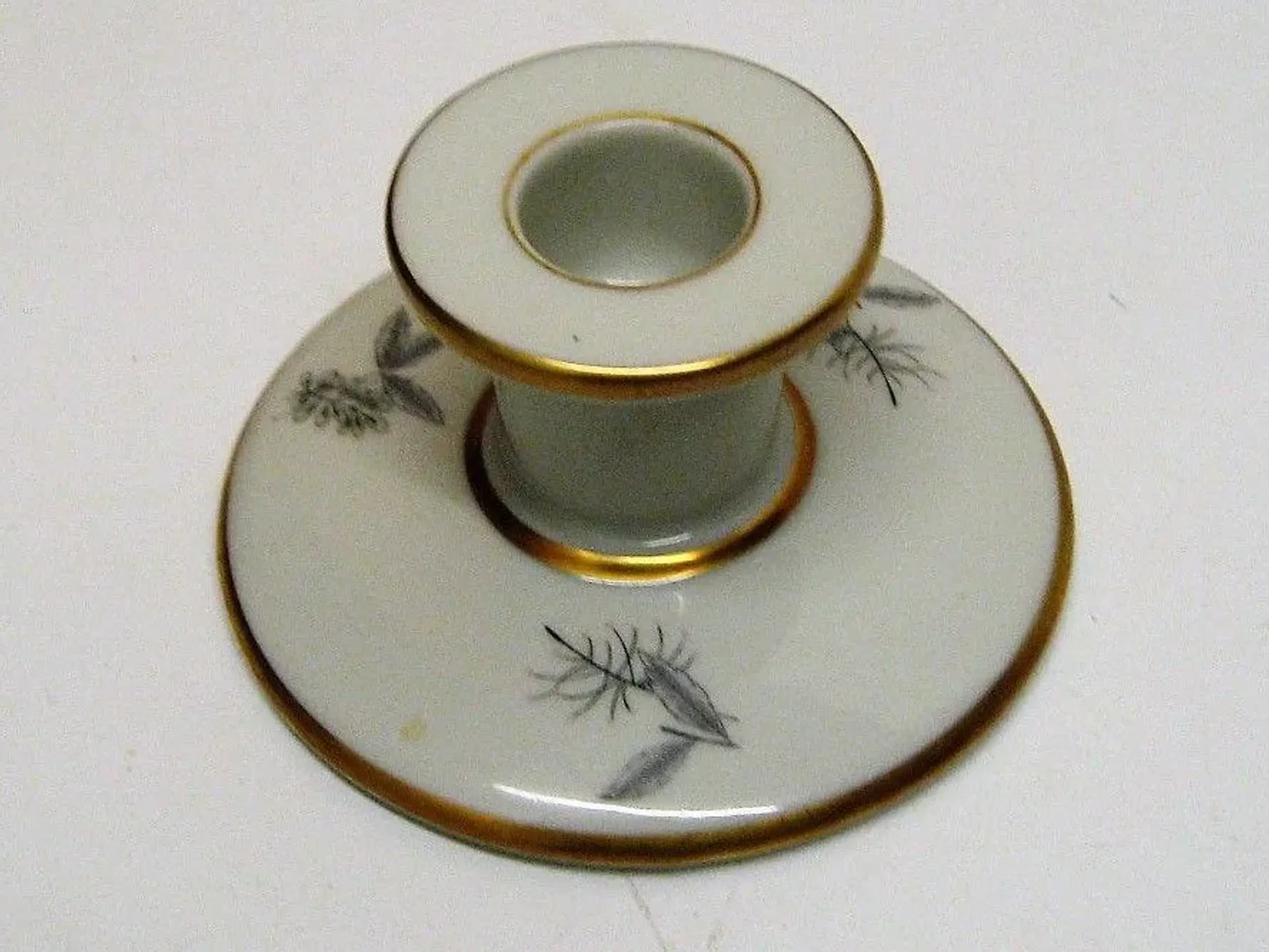 Porcelains lysestage fra KMP