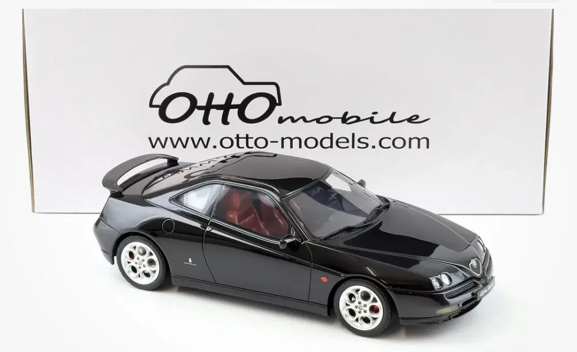 1:18 Alfa Romeo GTV V6 Coupe 2000