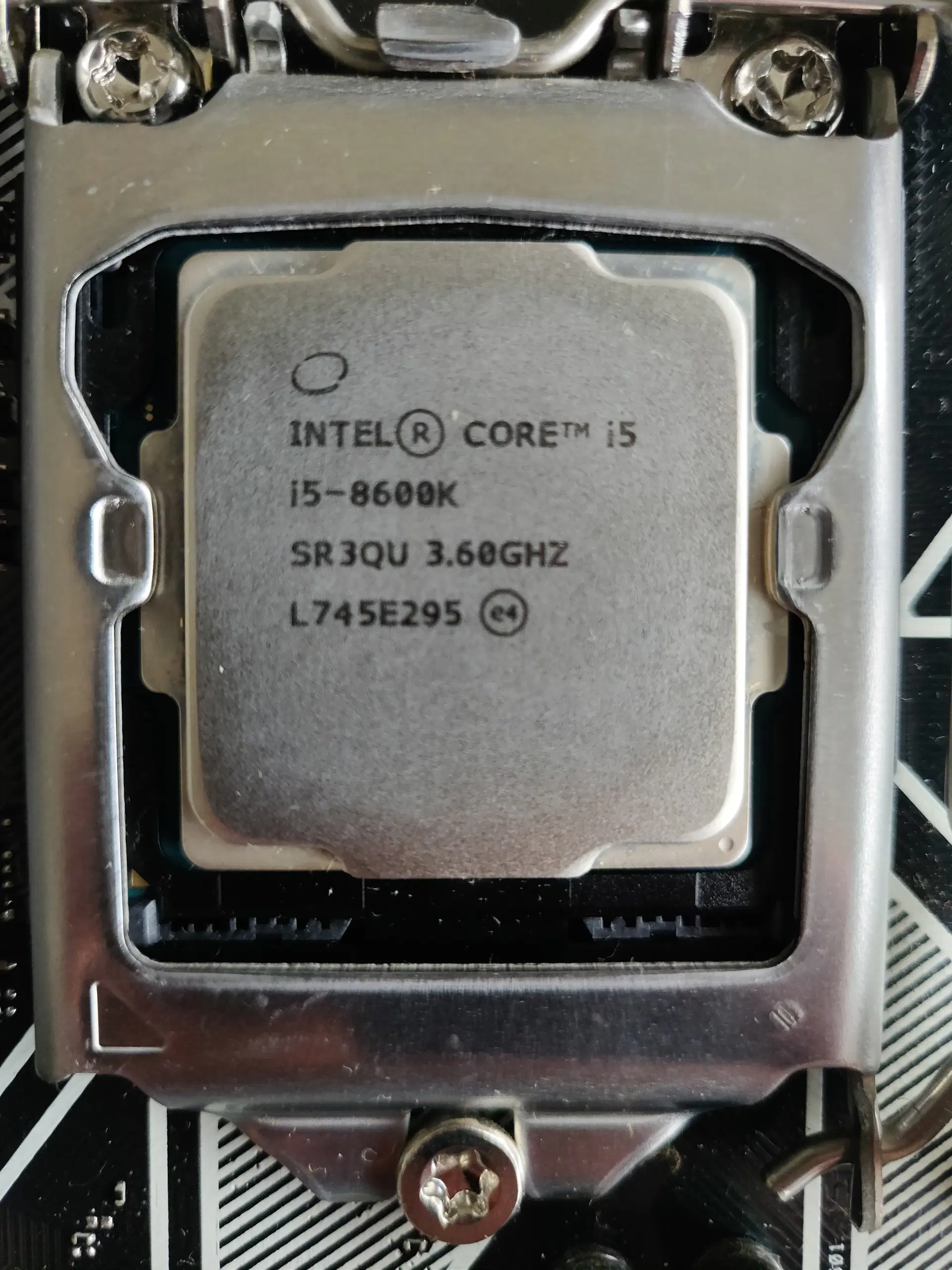 Intel Core i5-8600K 6 Cores