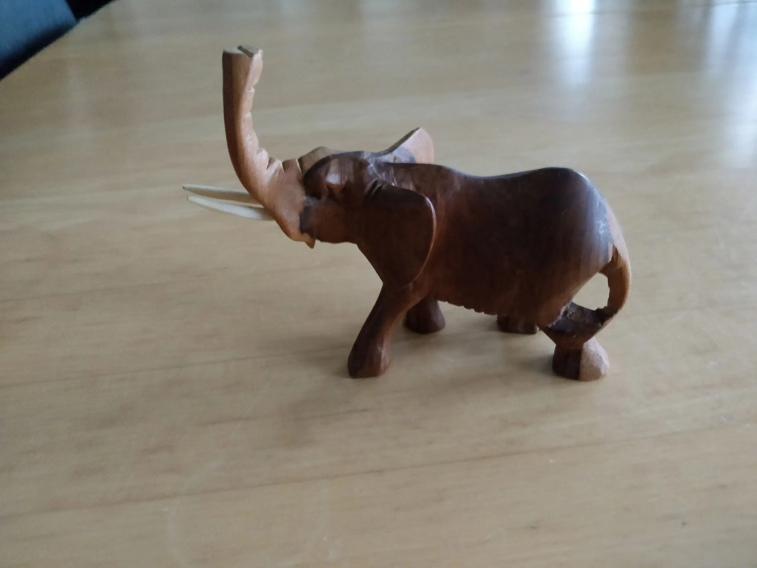 Træ elefant