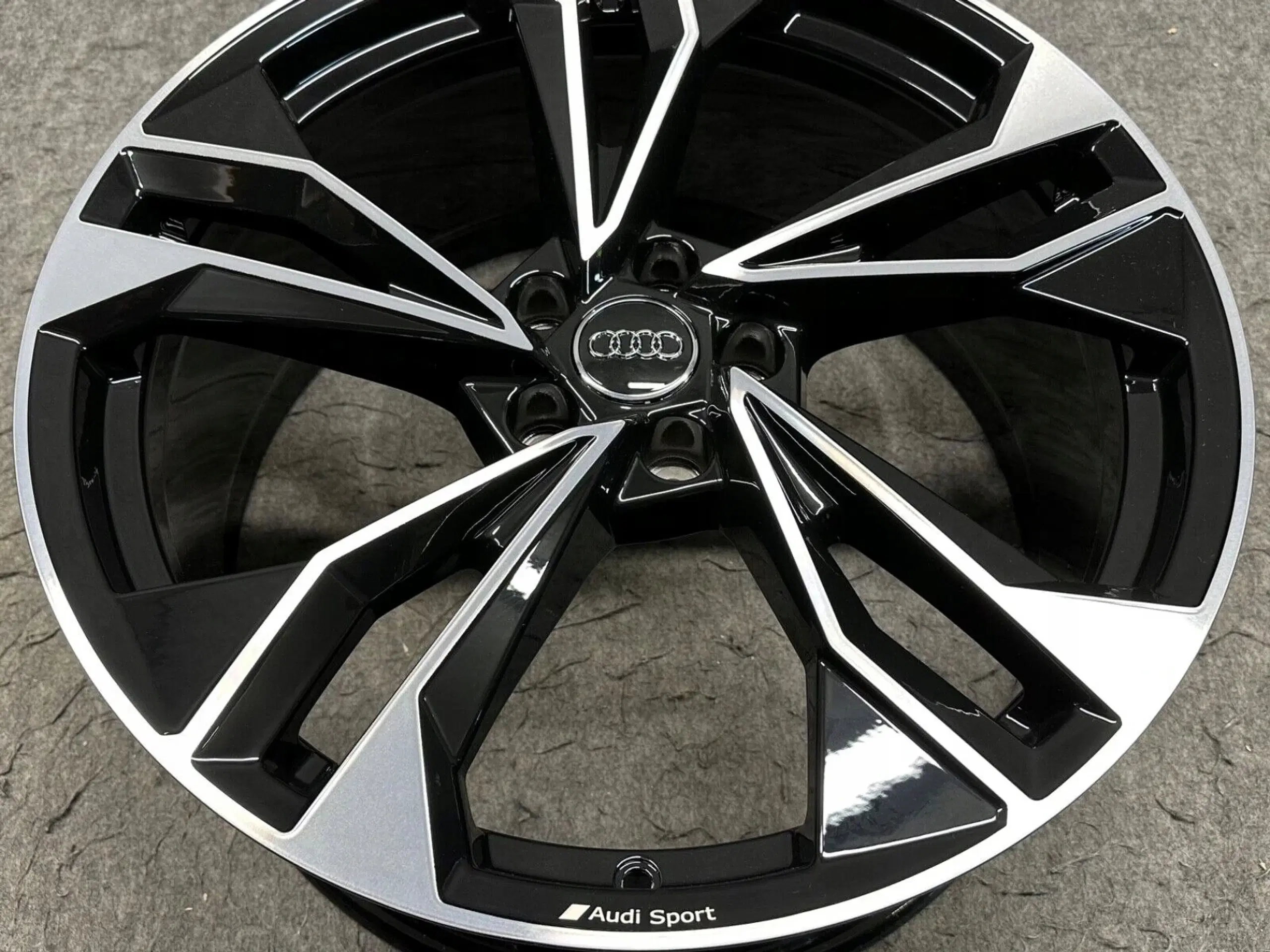 AUDI A4 A5 B9 8W 8W0 20 90" x 20" 5x112 ET 34