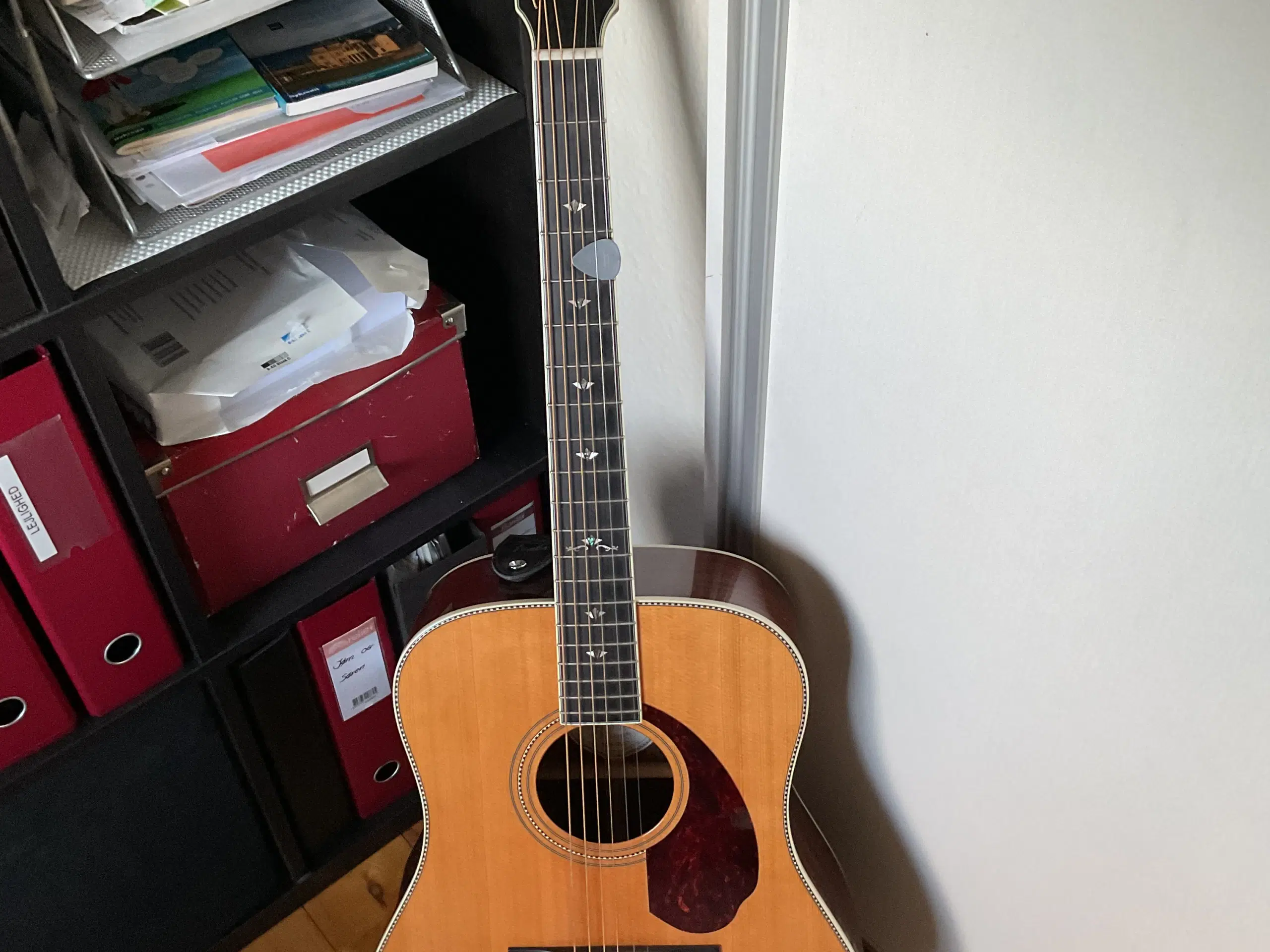 Fender Halvakustisk guitar