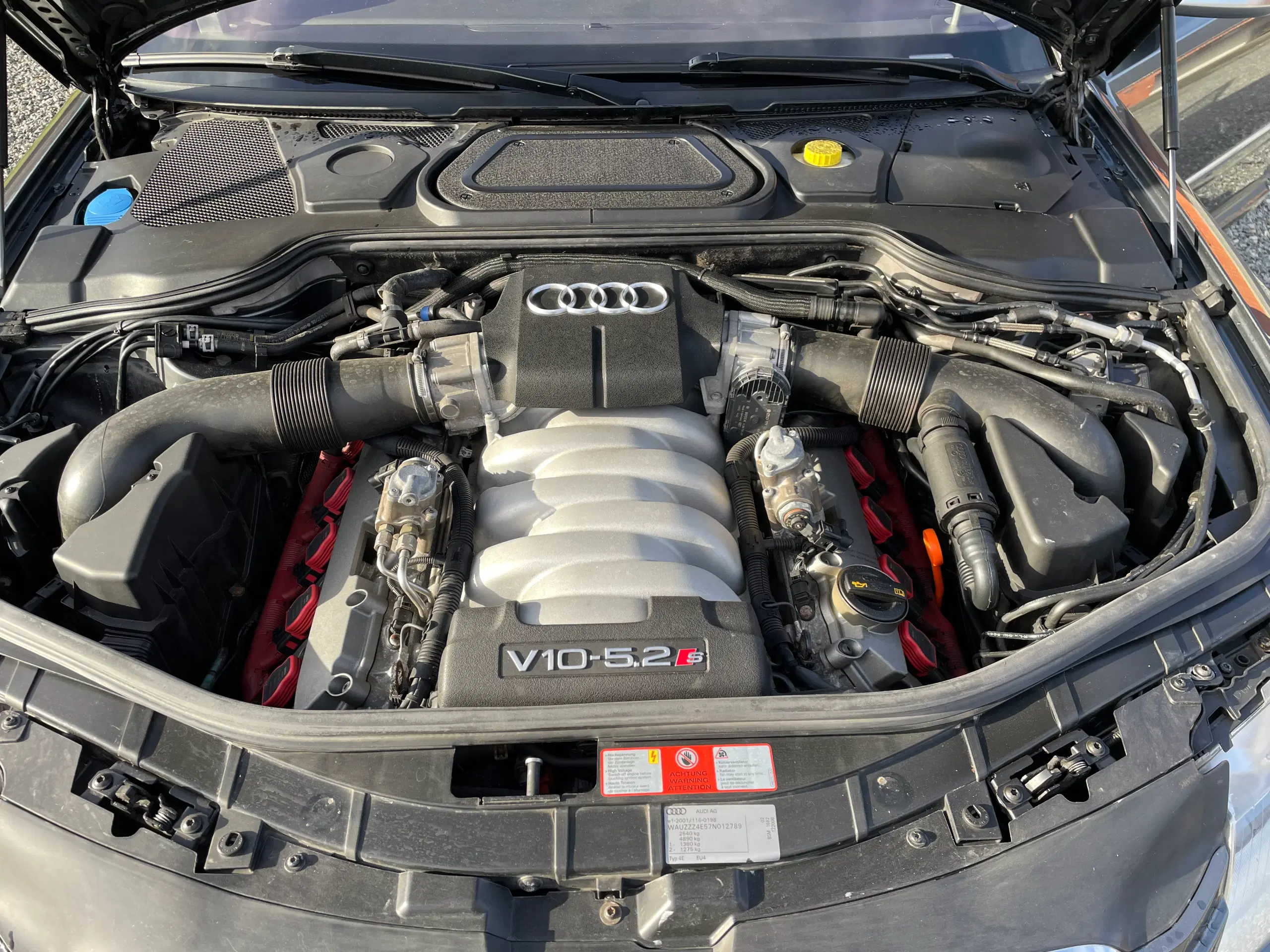 Audi S8 52 V10