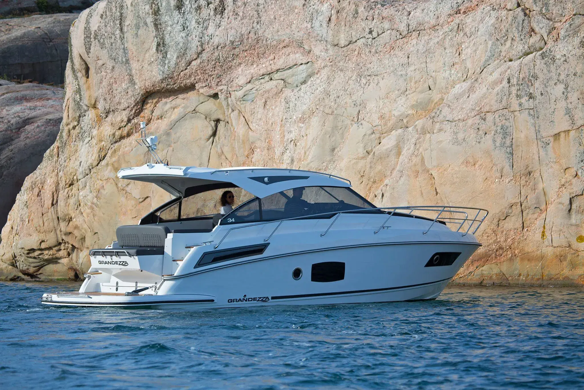 NY GRANDEZZA 34OC PREMIUM YACHT