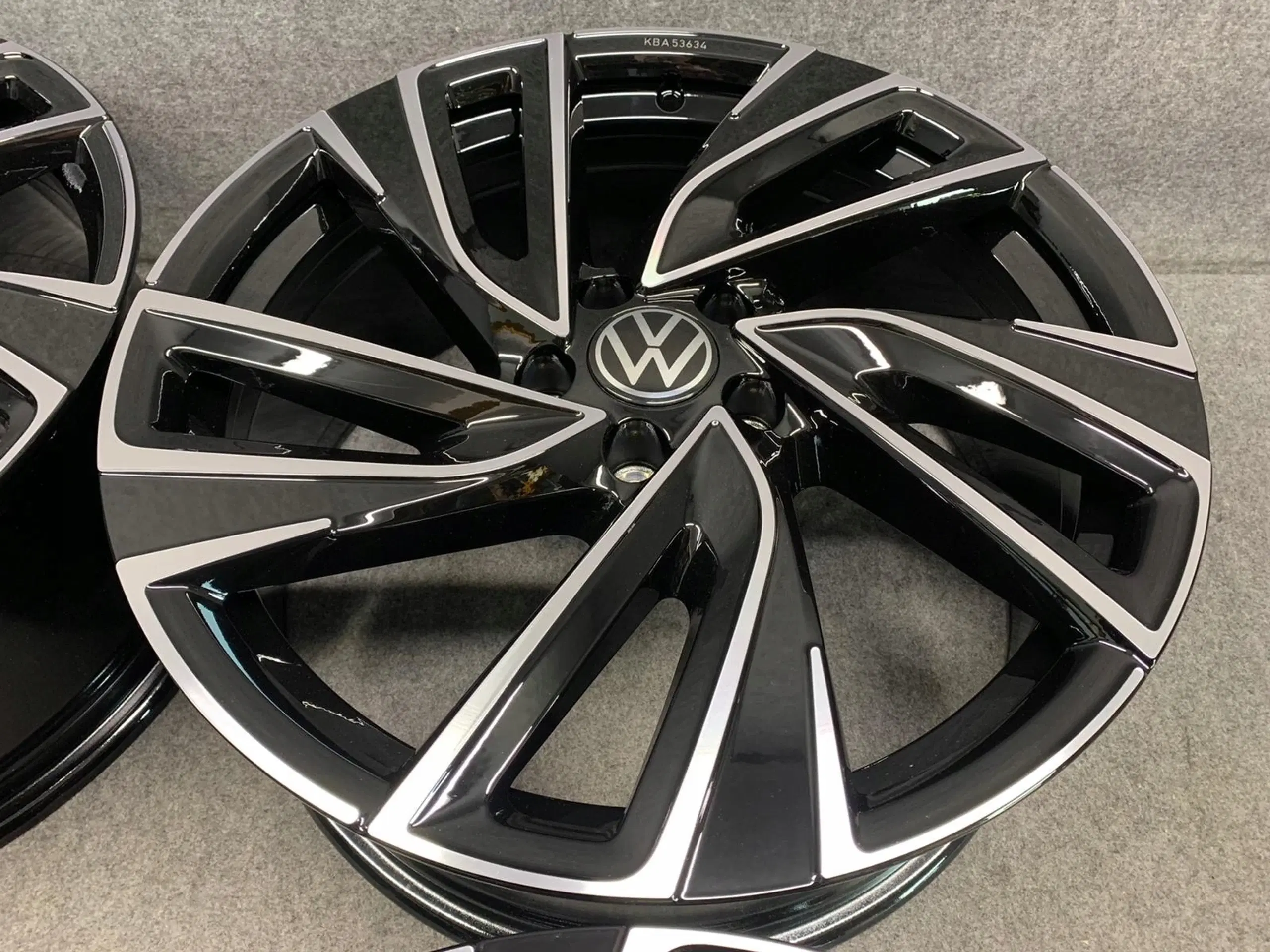 VW PASSAT ARTEON B8 3G 3G8 80" x 19" 5x112 ET 40