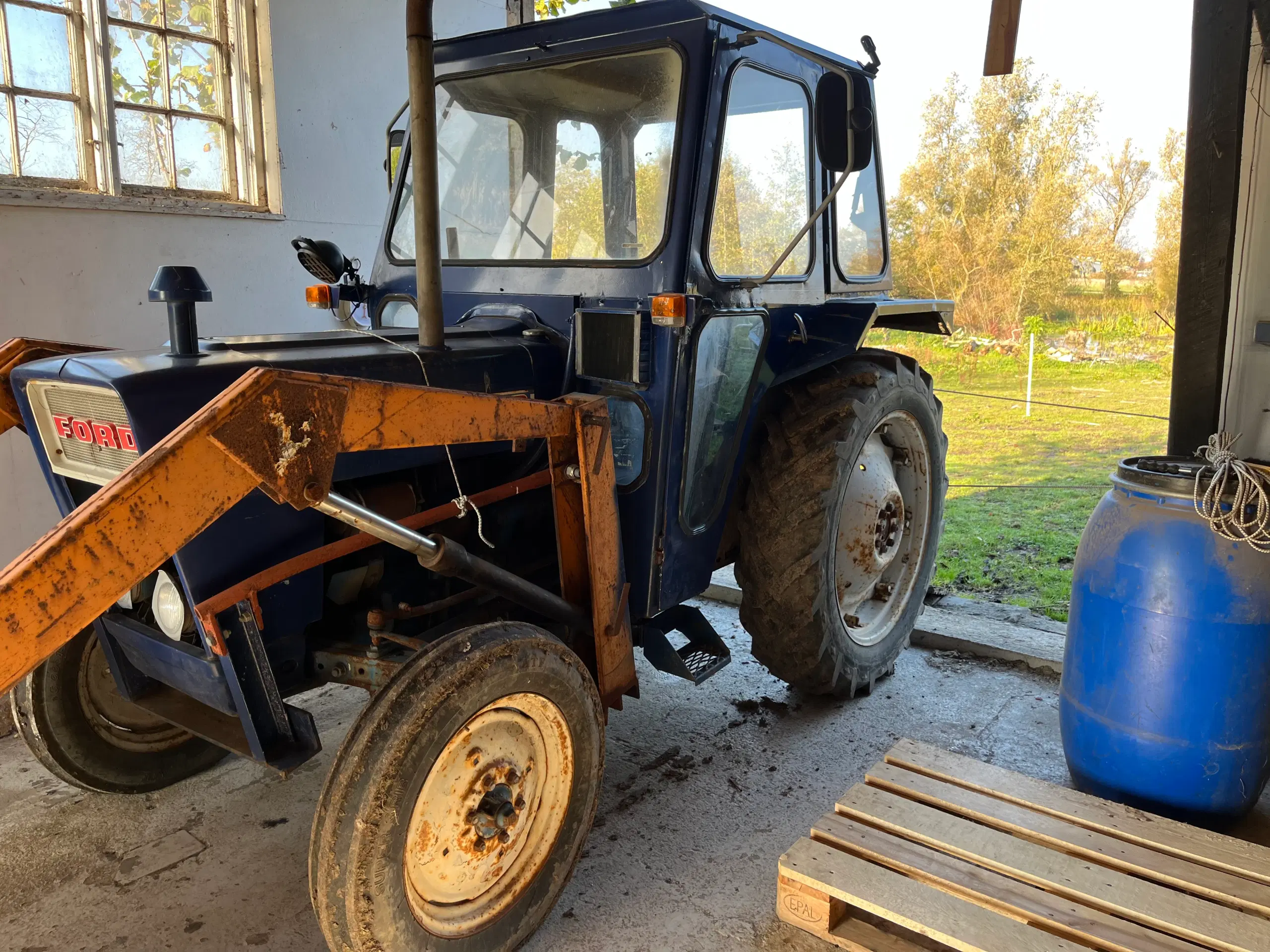 Ford 3000 med frontlæsser