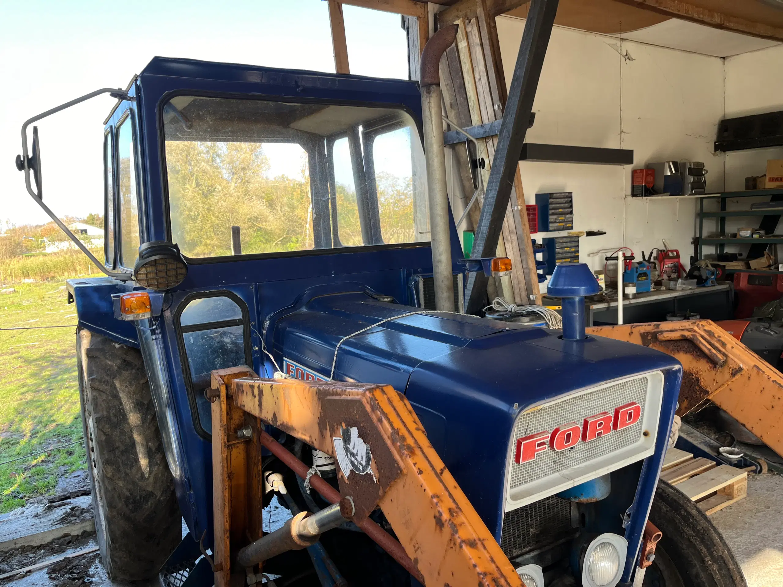 Ford 3000 med frontlæsser