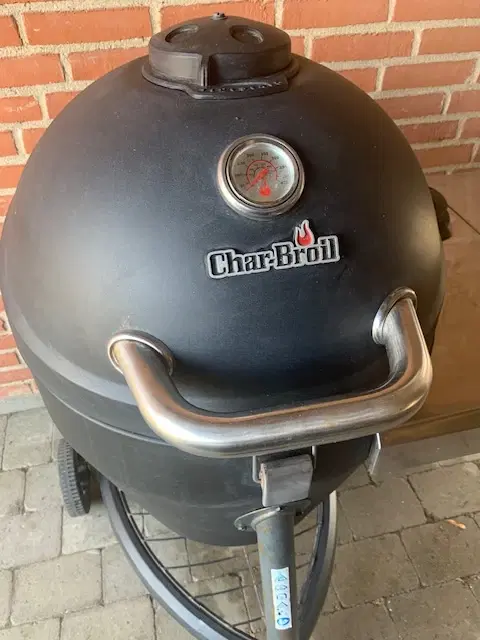 Velholdt Grill sælges