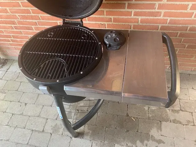 Velholdt Grill sælges