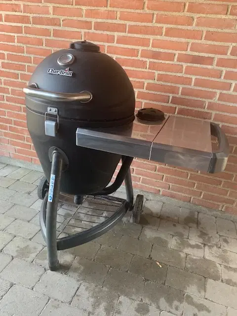 Velholdt Grill sælges