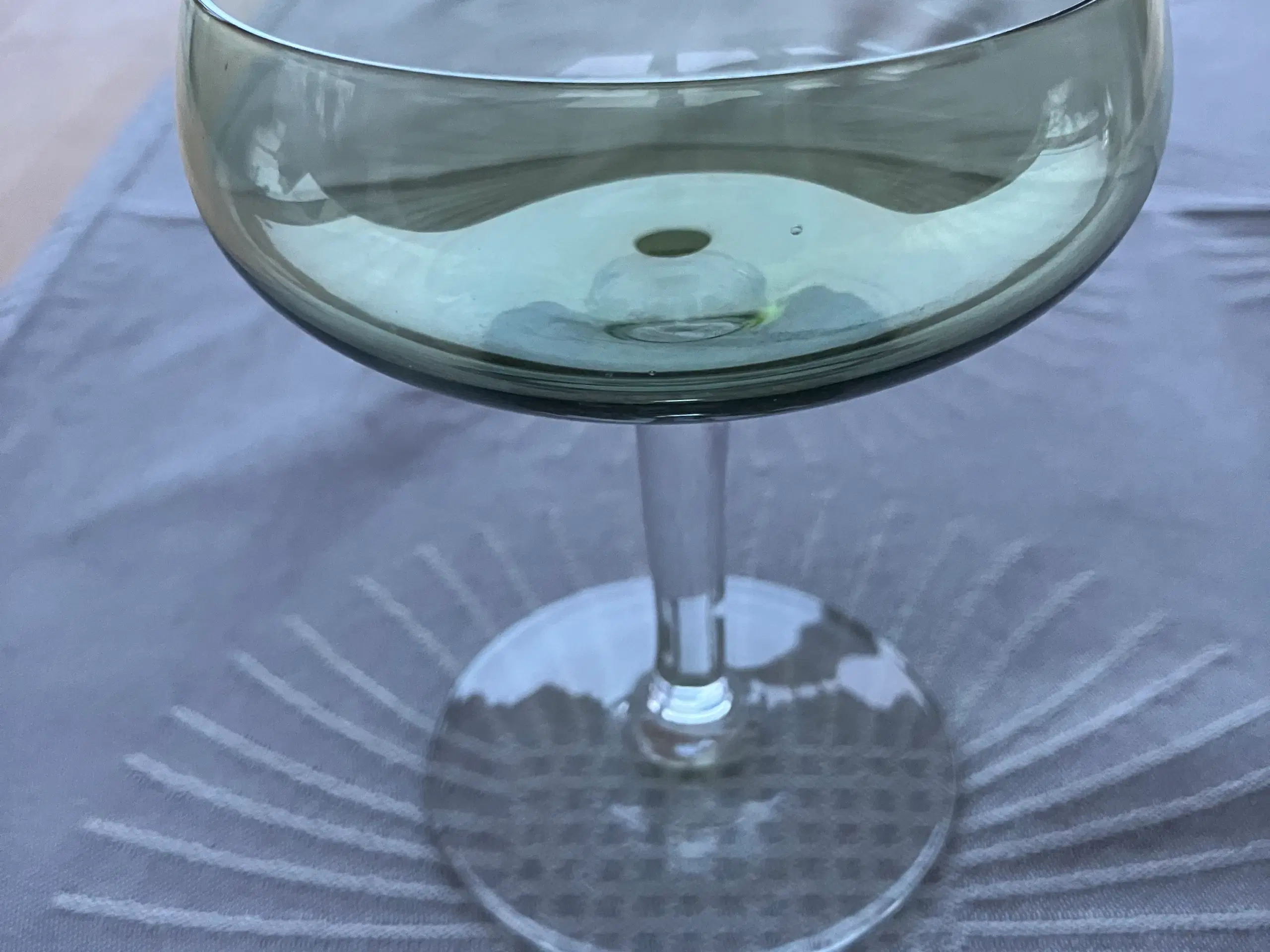 Farvede cocktailglas