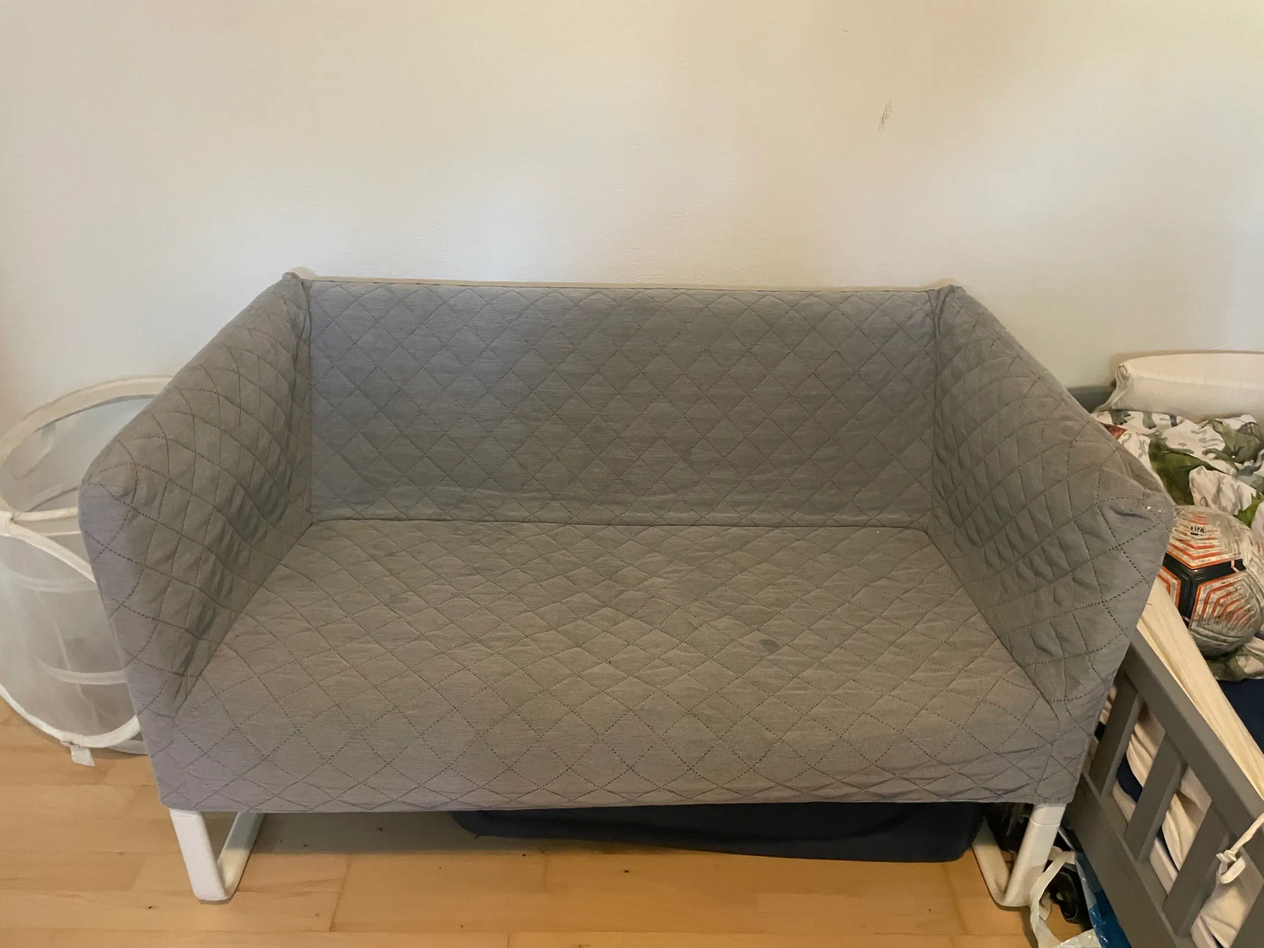 Knopparp sofa