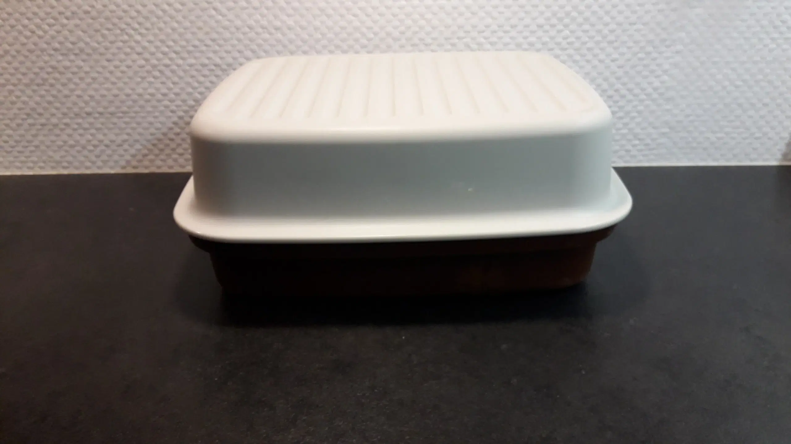 Tupperware brødbox