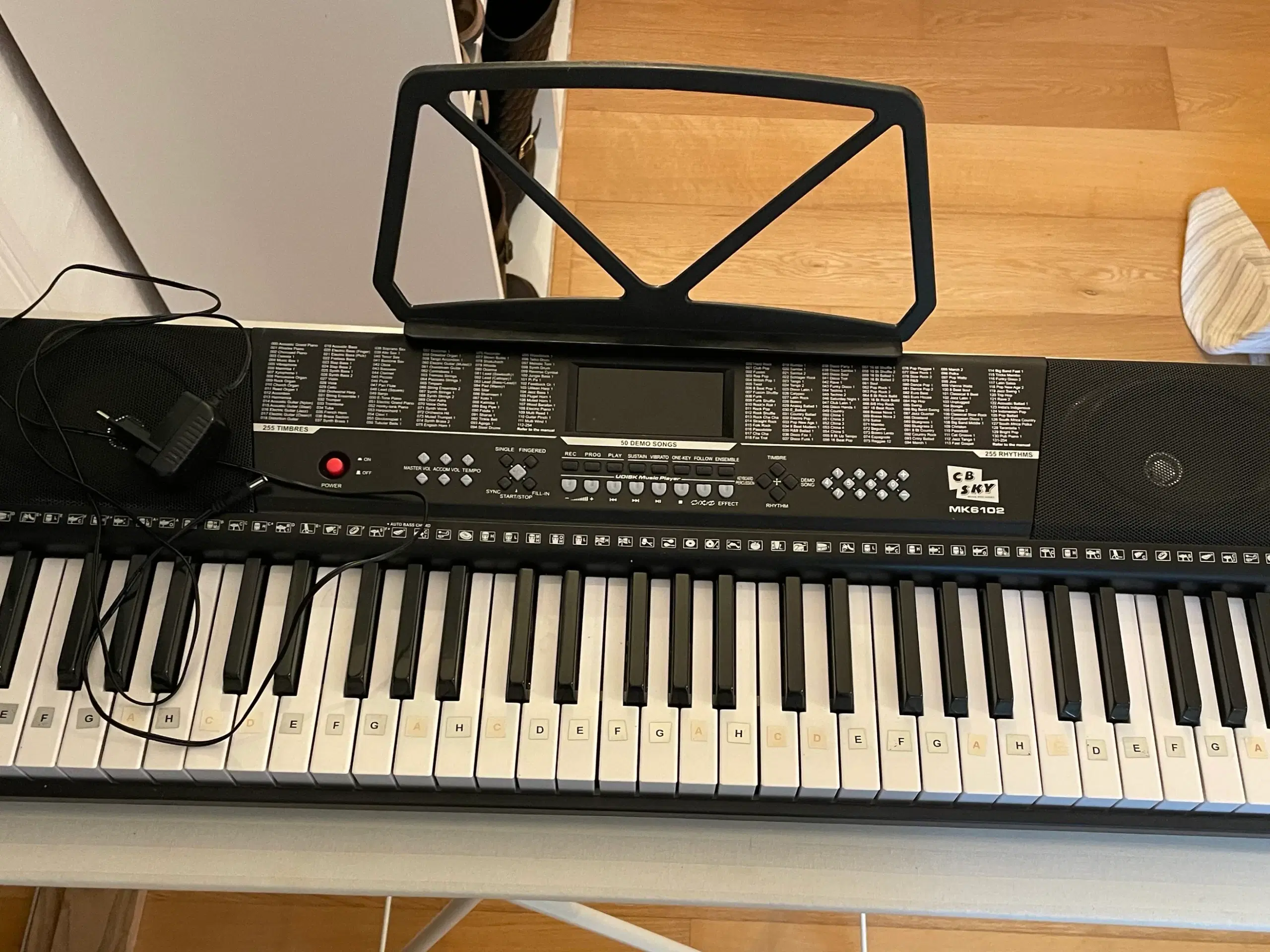 Electronic keyboard MK6102