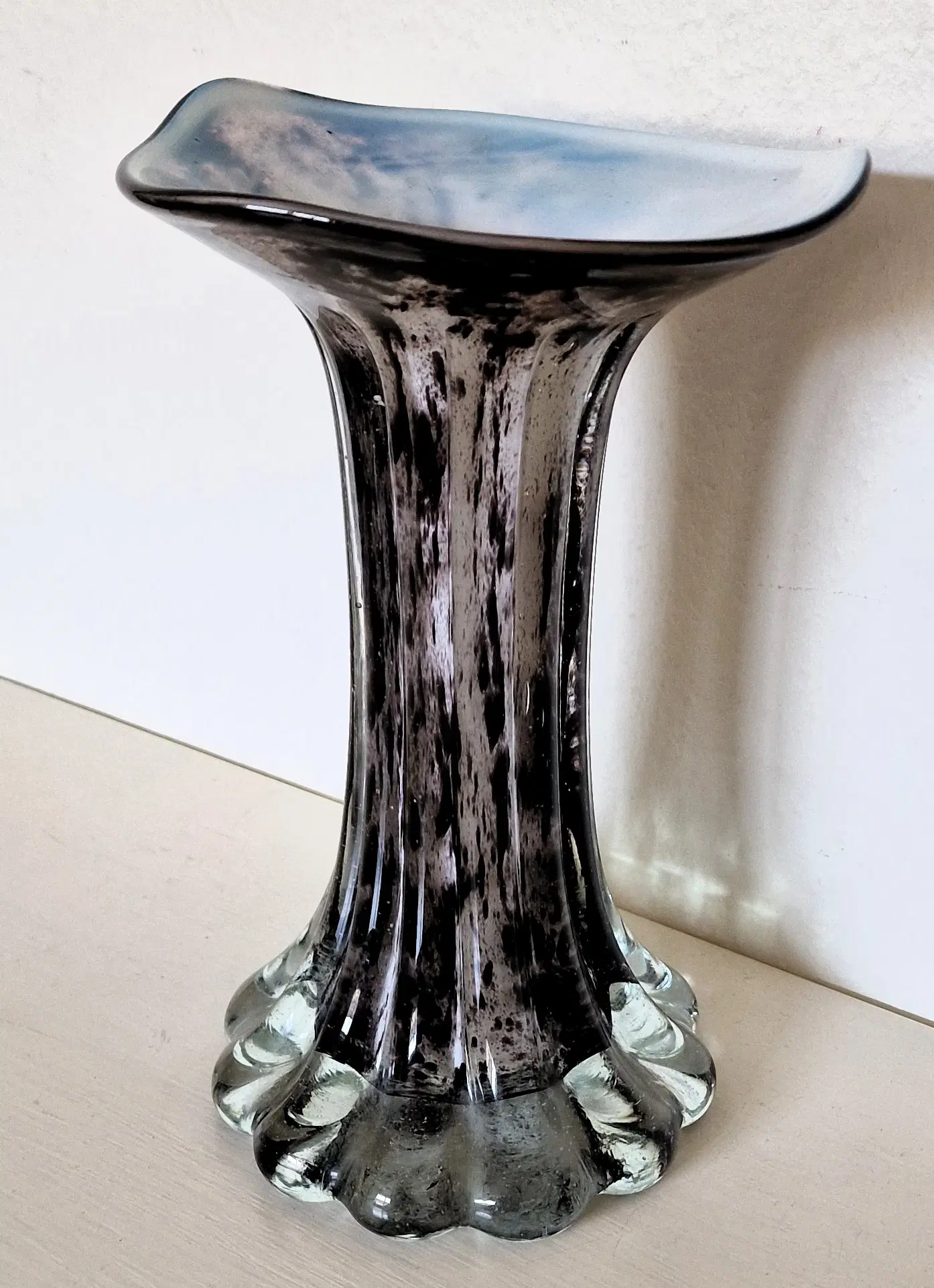 Flot vintage kunstglas vase i Murano-stil