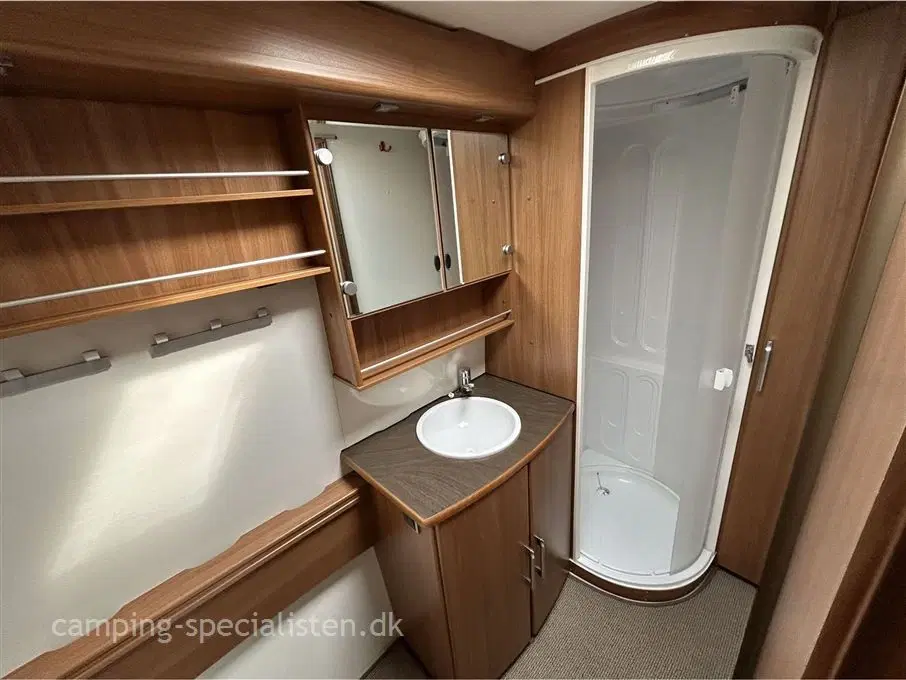 2011 - Kabe Royal 720 TDL KS   Kabe Royal 720 fra 2011 kan nu ses hos Camping-Specialistendk Silkeborg