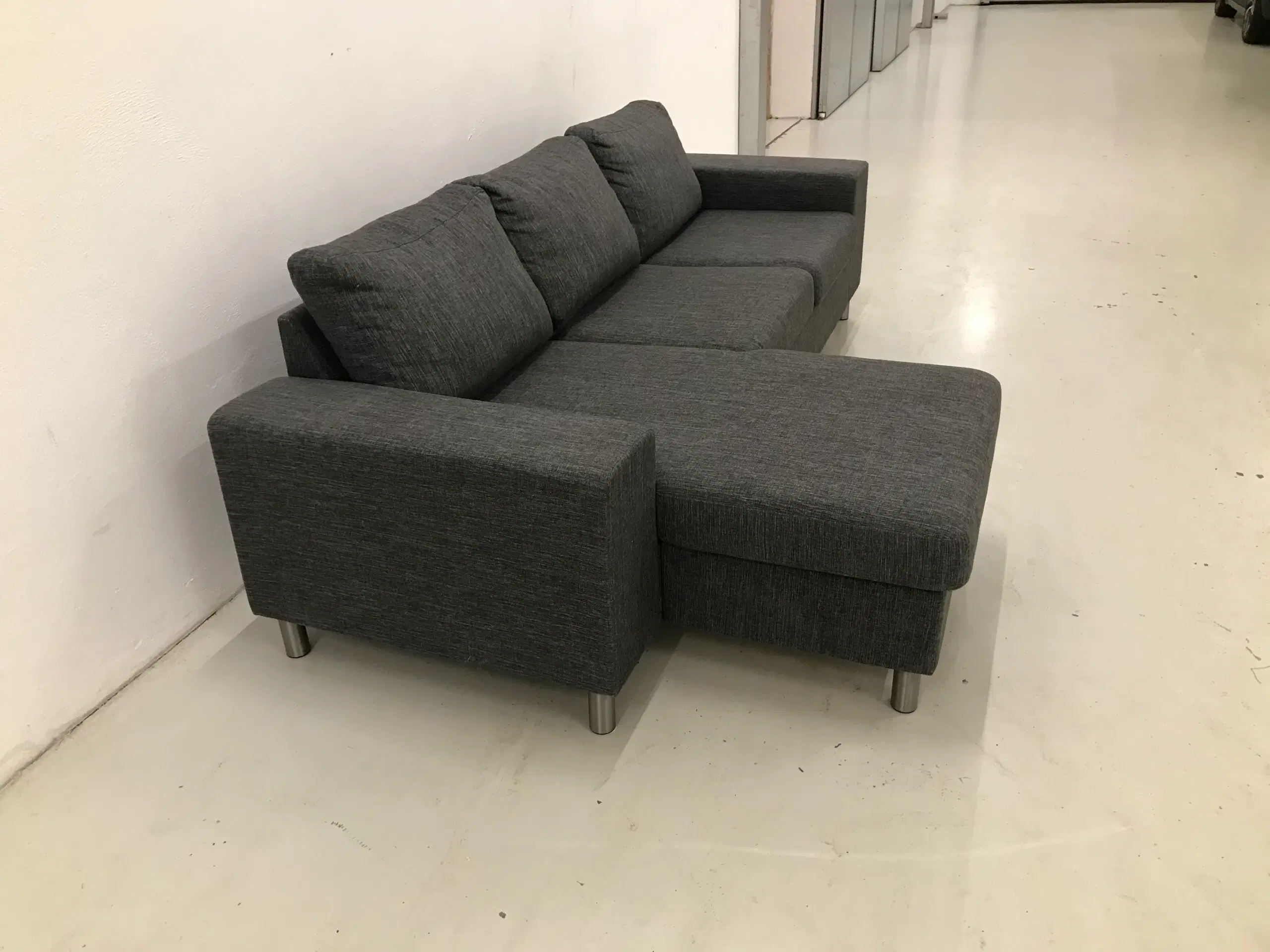 Chaiselong sofa m/vendbar chaiselong mørke grå