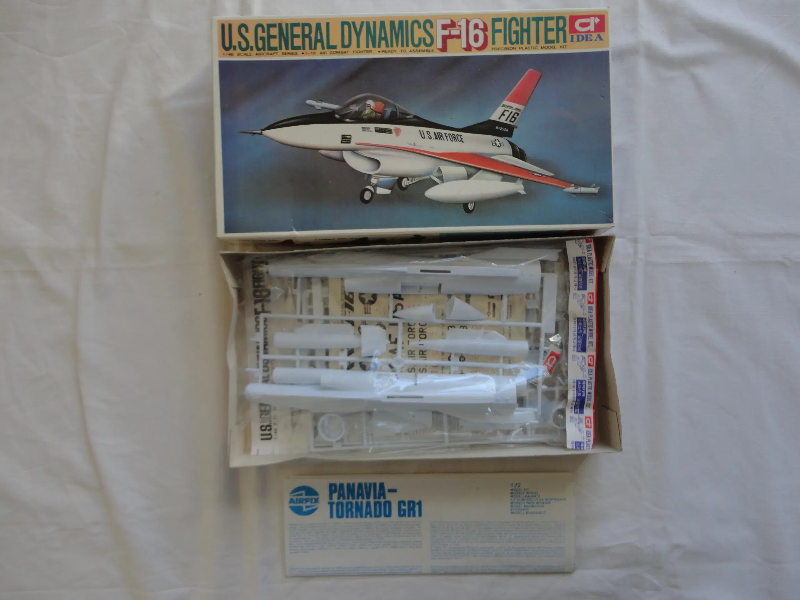 F 16 - Model Fly  :