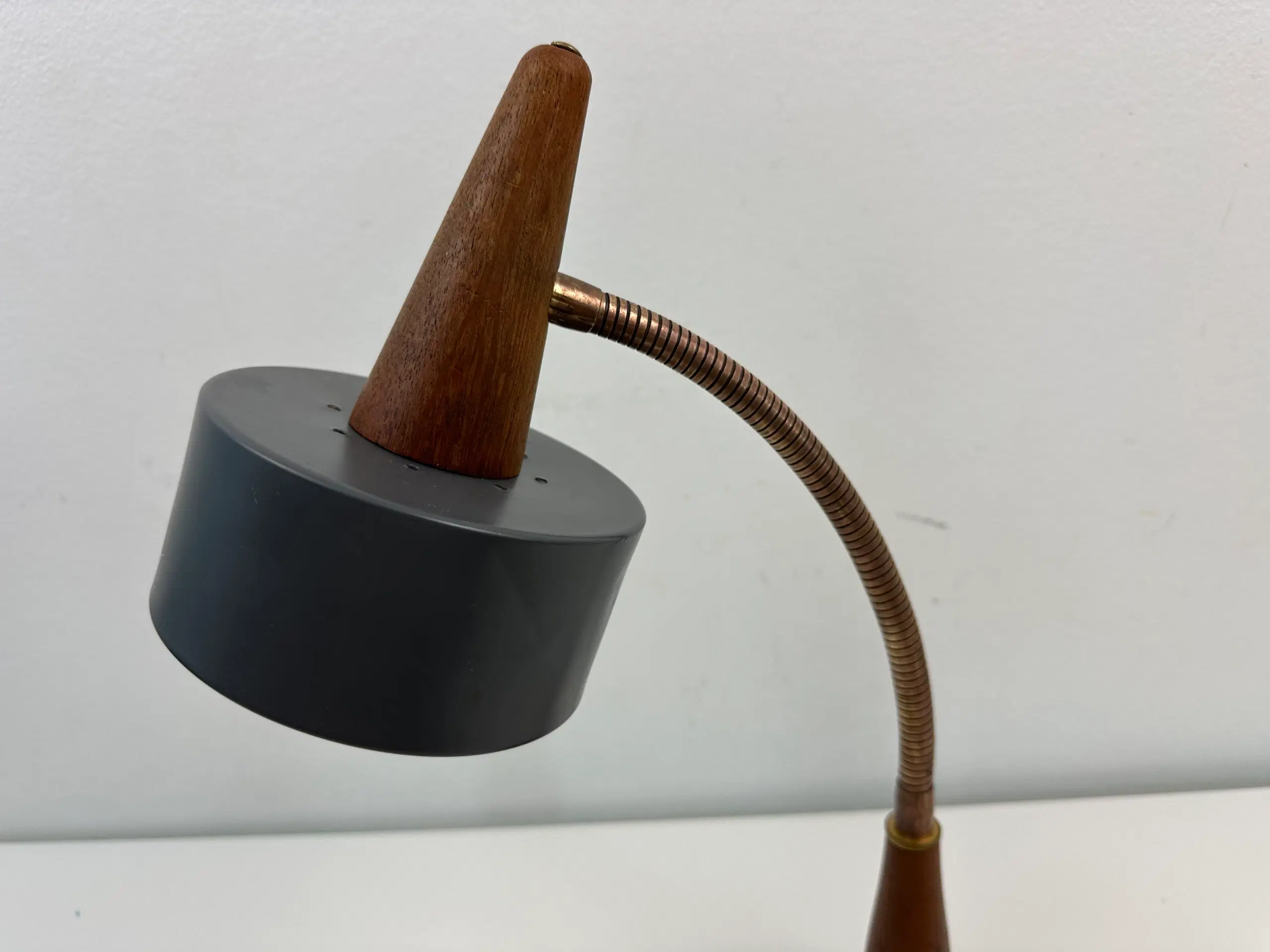 Retro bordlampe teak og messing