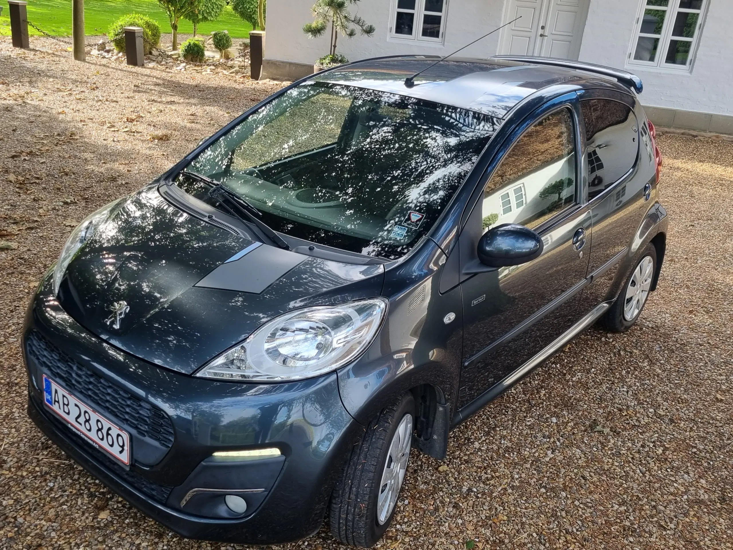 Peugeot 107 Sportium - lav km tal