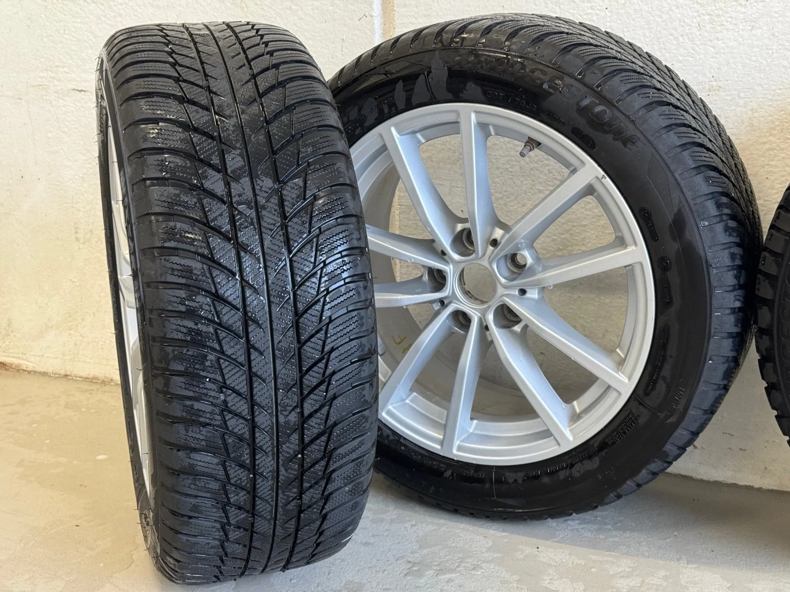 4 xtk. BMW 17" vinterhjul med Bridgestone dæk