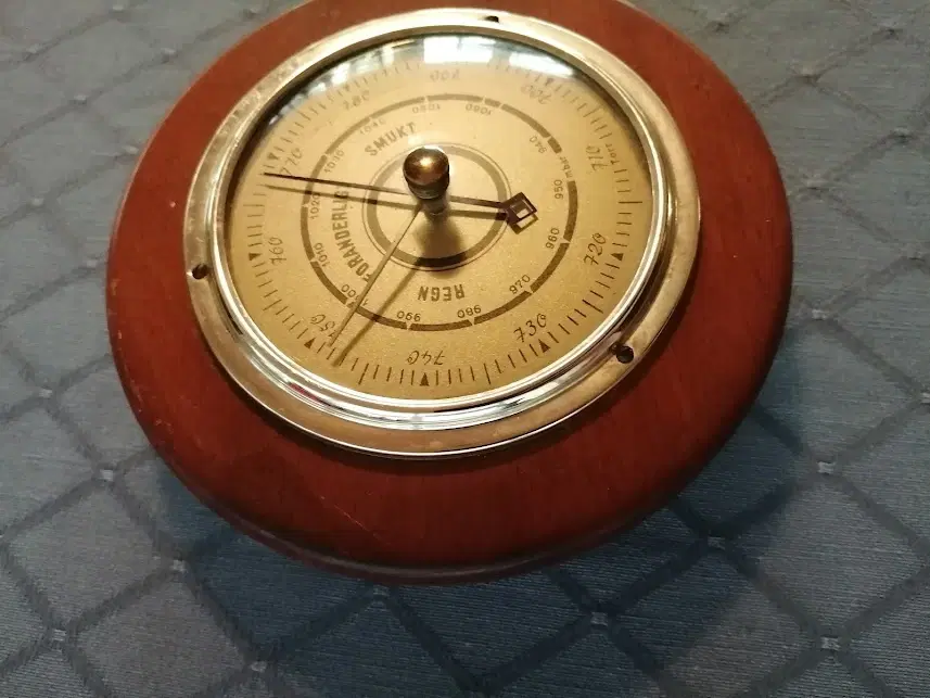 Smukt Teak-træs Barometer